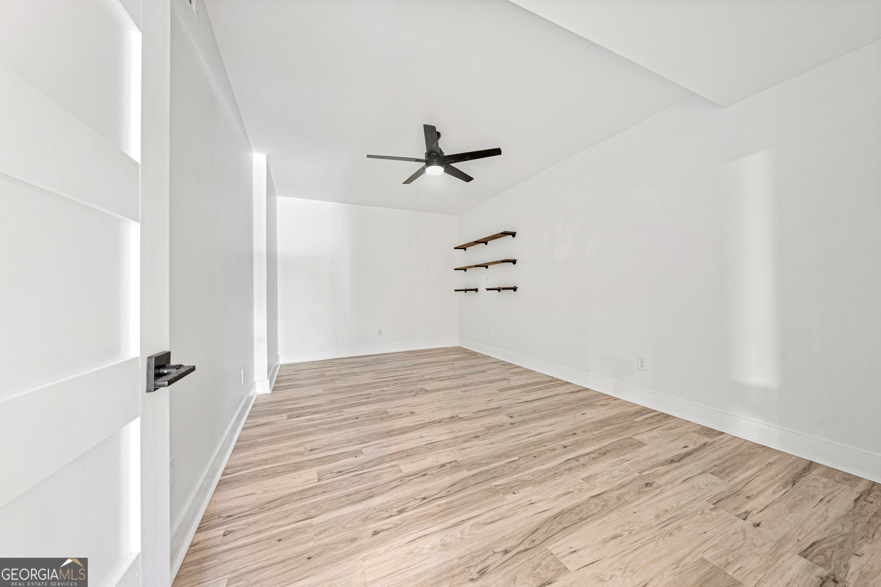 516 Winding Way Property Photo 37