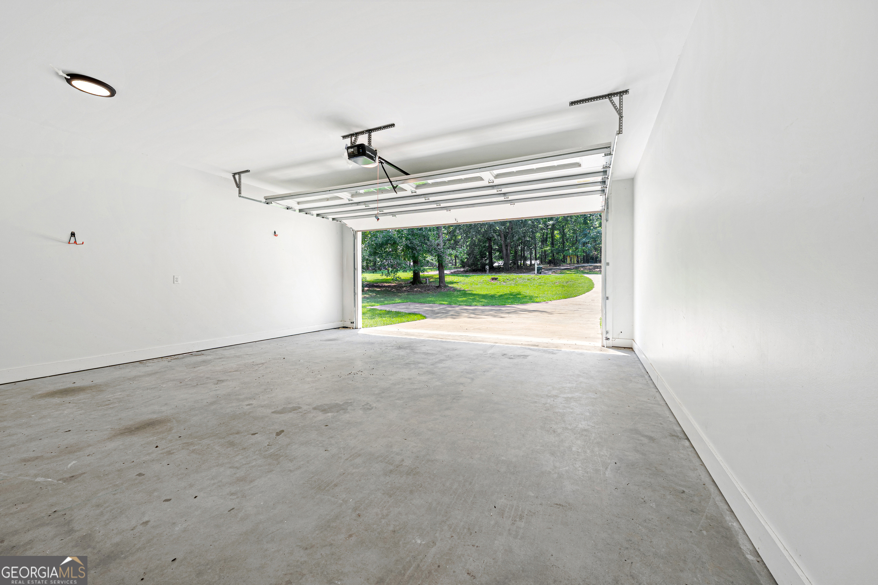 516 Winding Way Property Photo 41