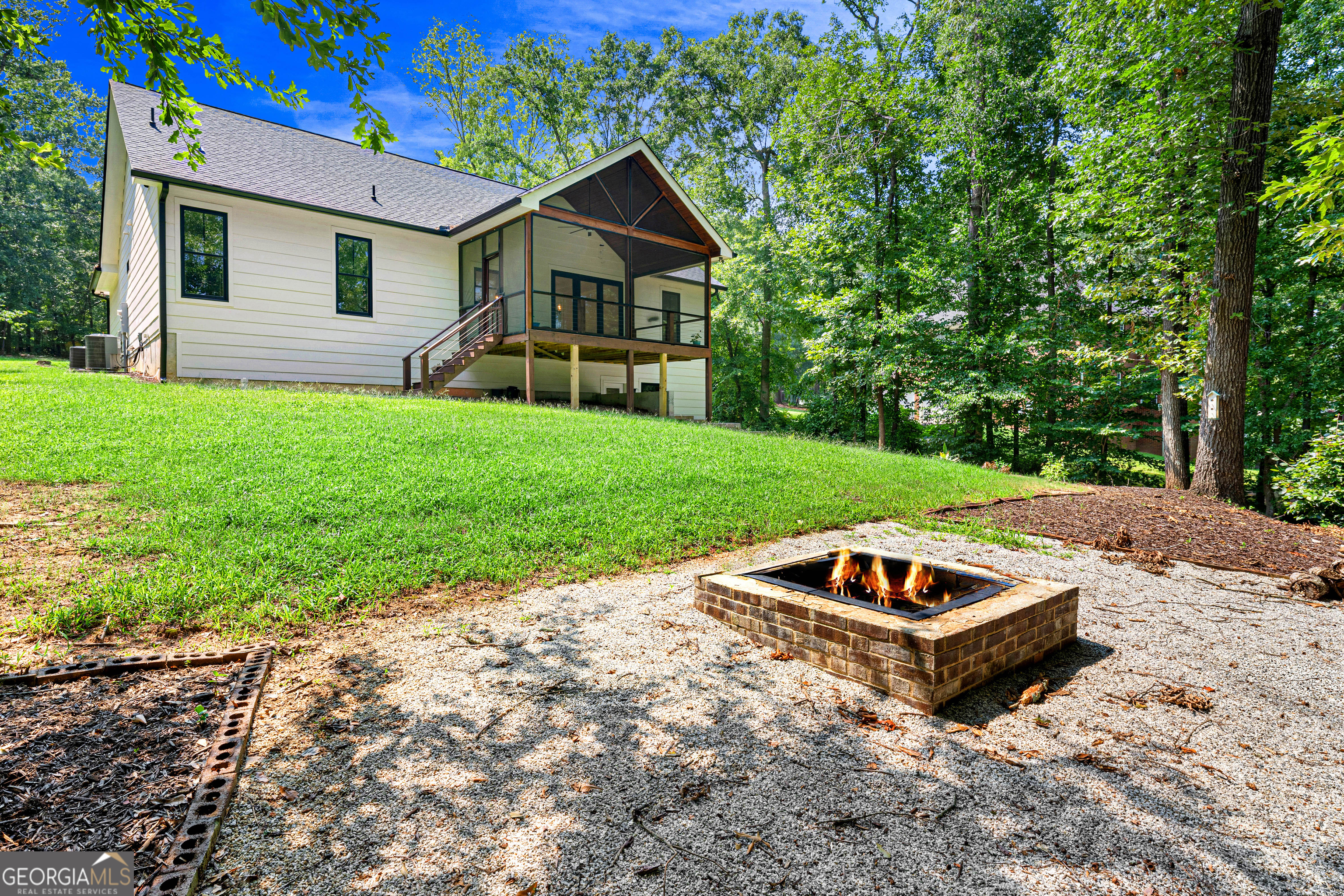 516 Winding Way Property Photo 44
