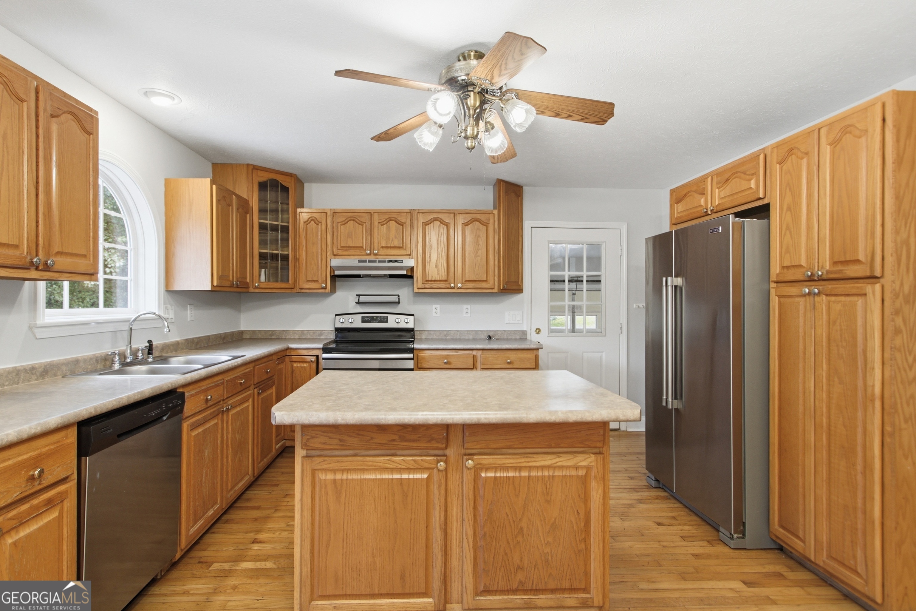 98 Eb Road Property Photo 3