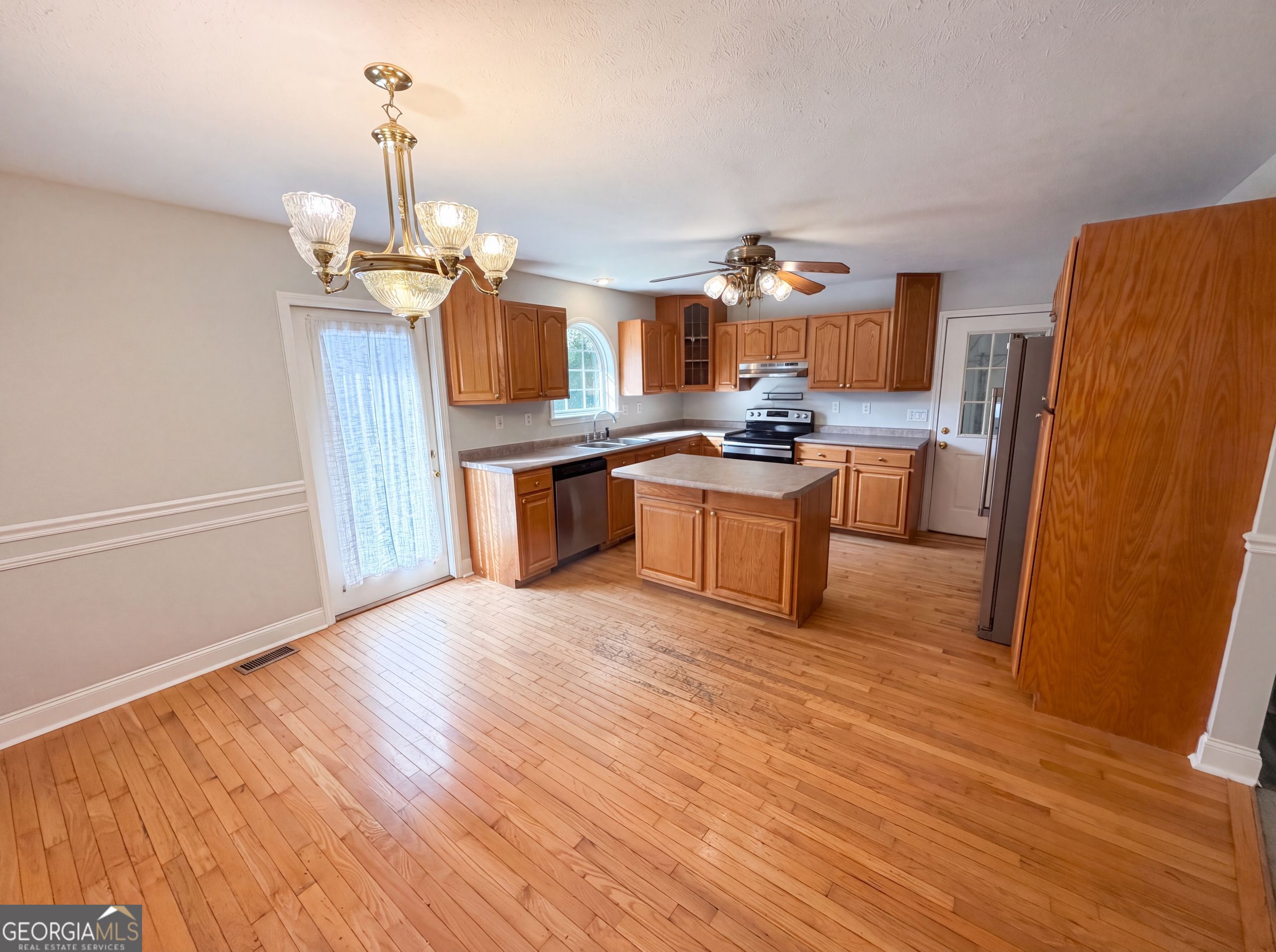 98 Eb Road Property Photo 9