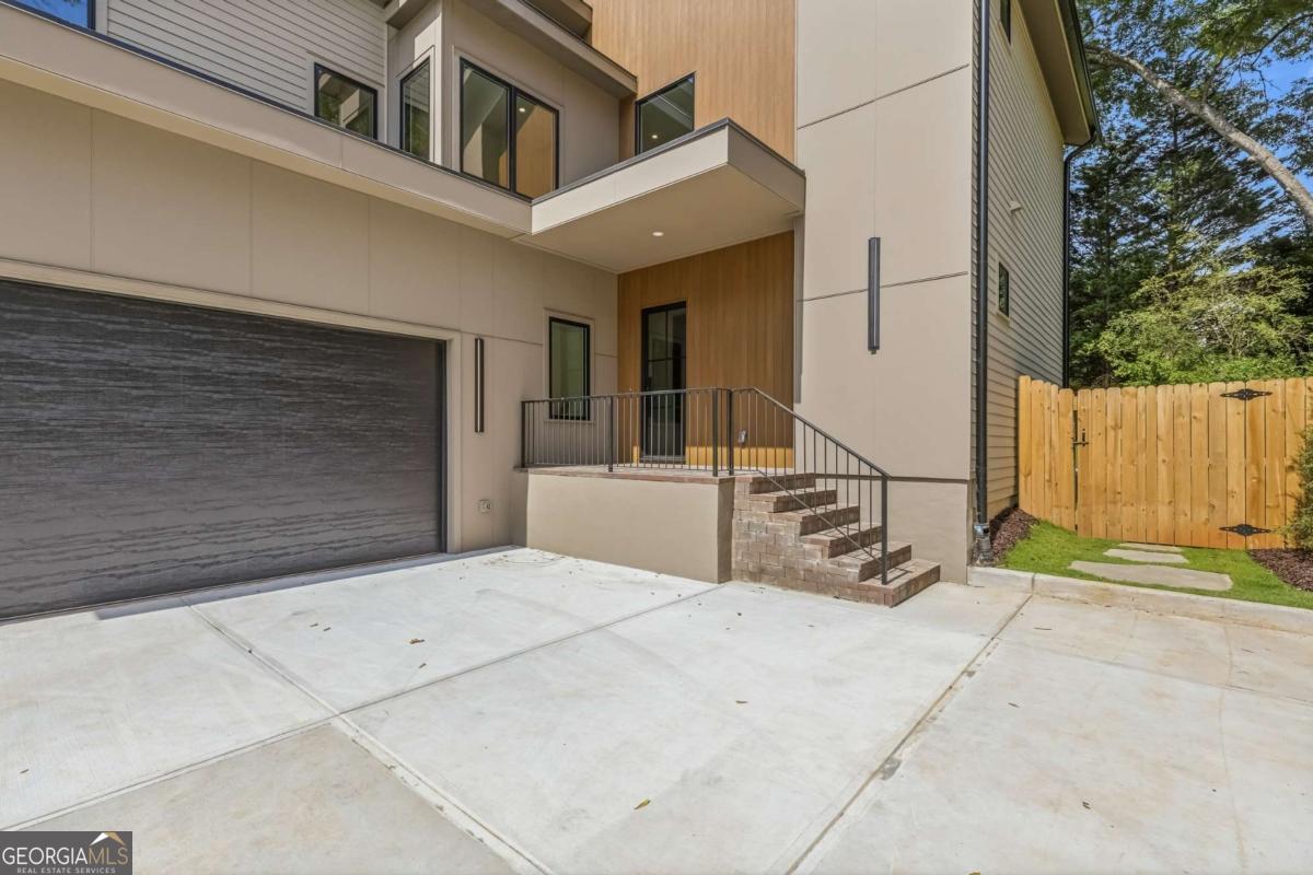 246 Garland Avenue Property Photo 2