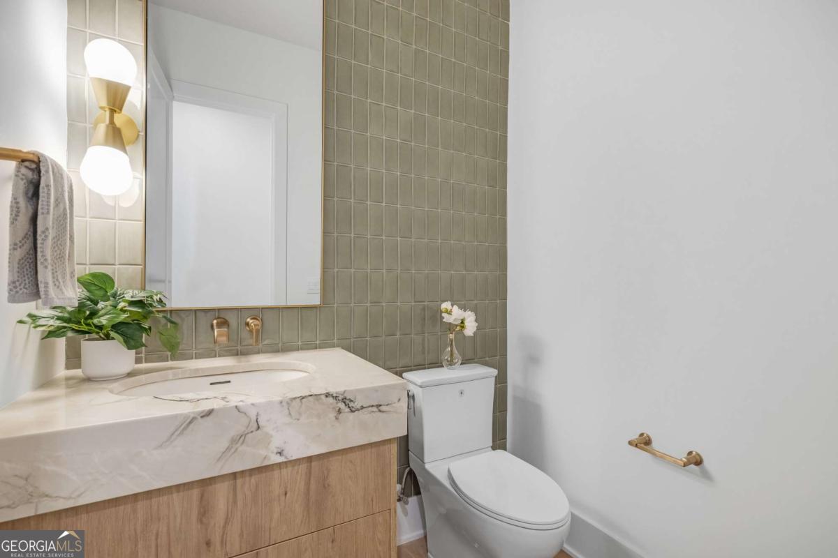 246 Garland Avenue Property Photo 21