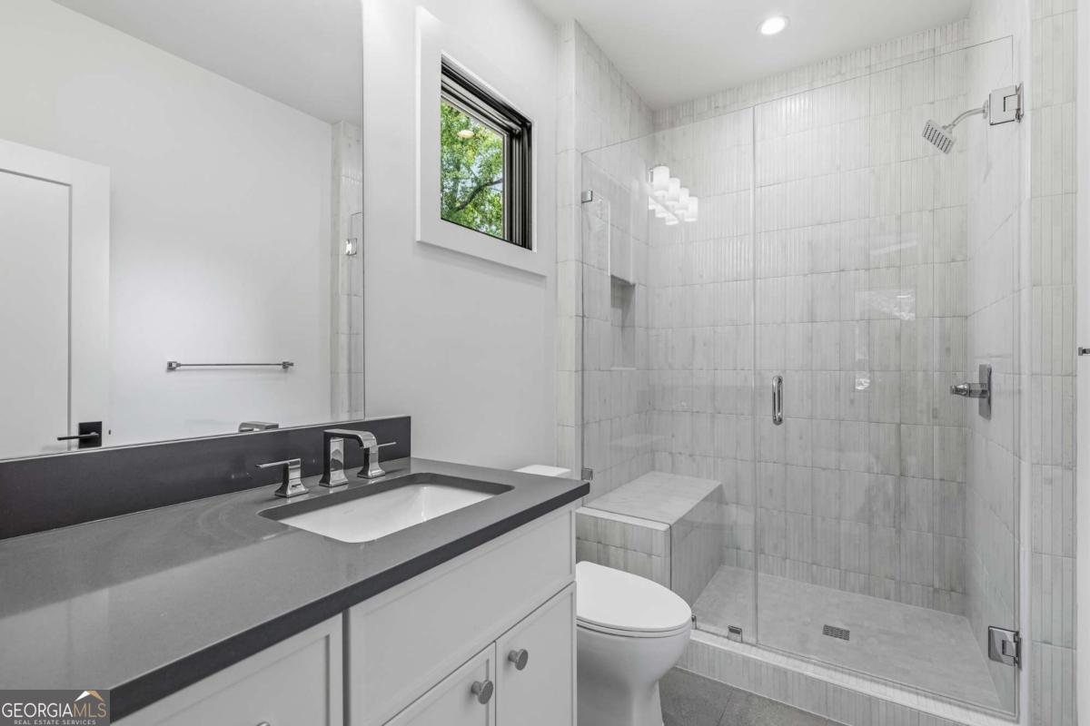 246 Garland Avenue Property Photo 28