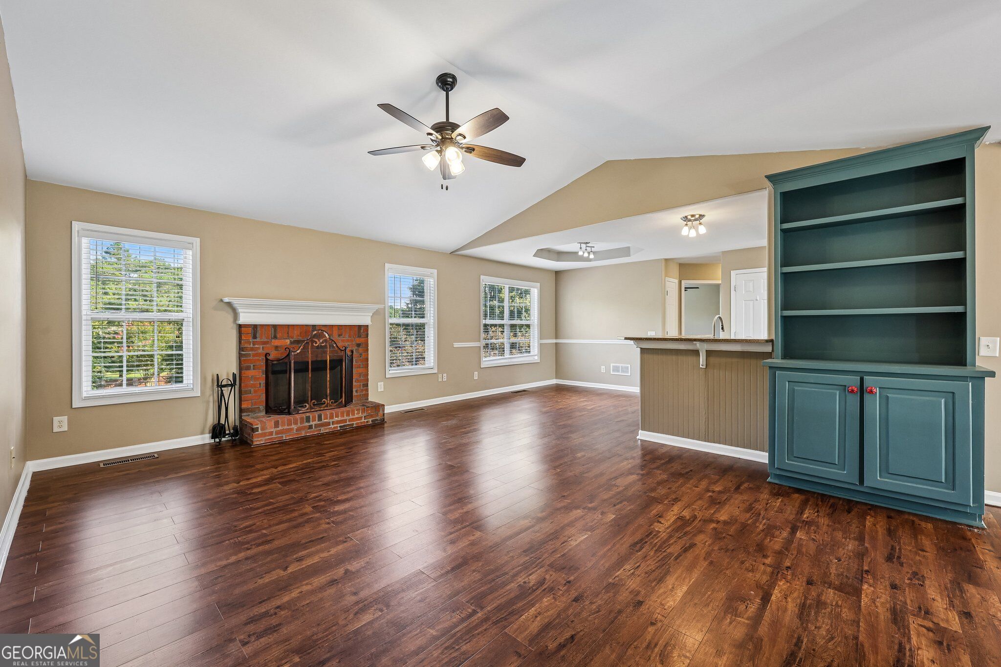 525 San Dra Way Property Photo 3