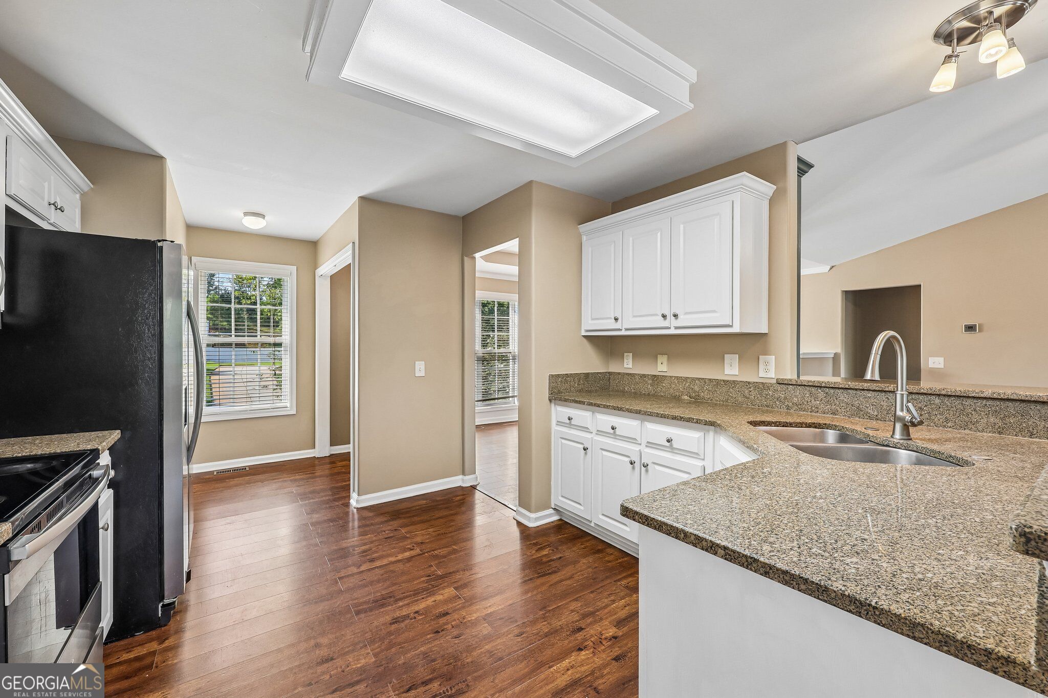 525 San Dra Way Property Photo 11