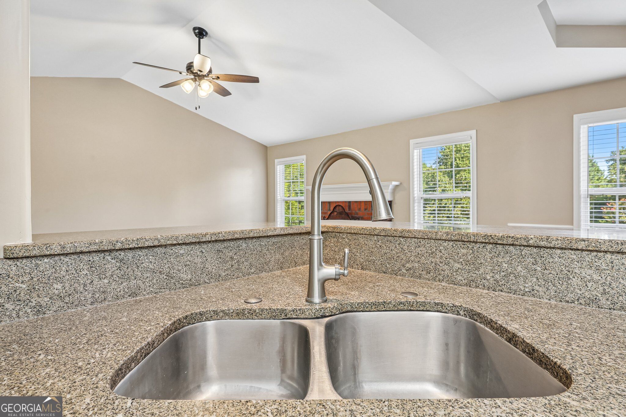 525 San Dra Way Property Photo 14