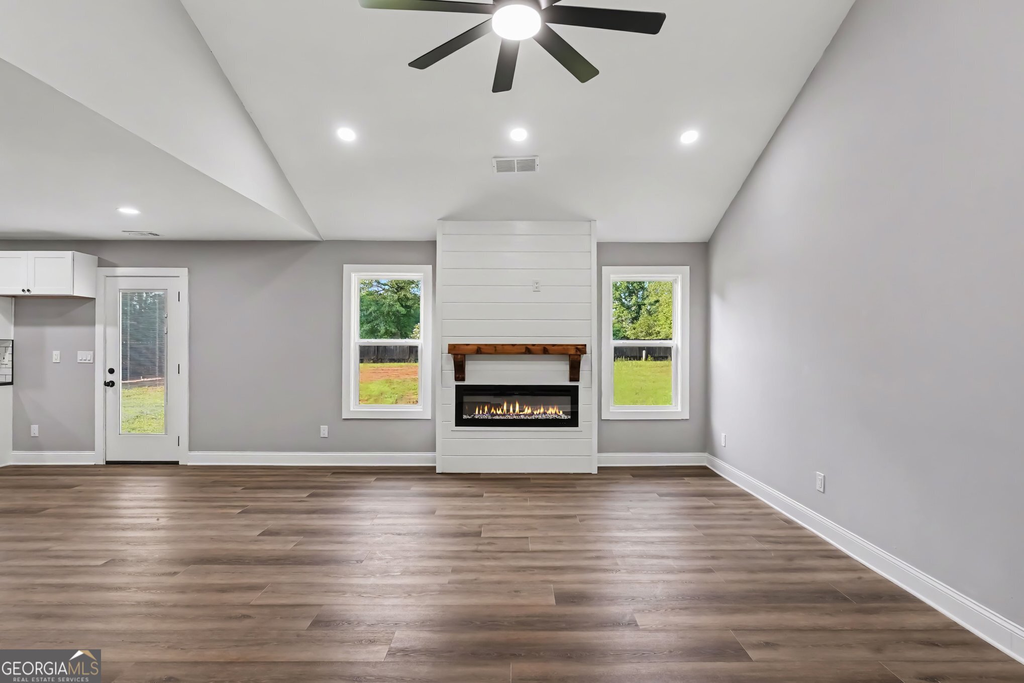520 Vineyard Road Property Photo 6