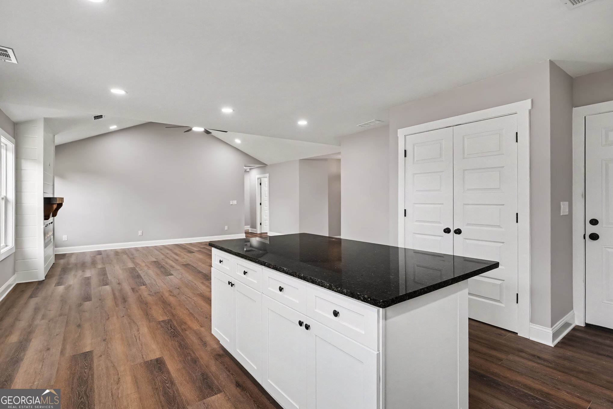 520 Vineyard Road Property Photo 11