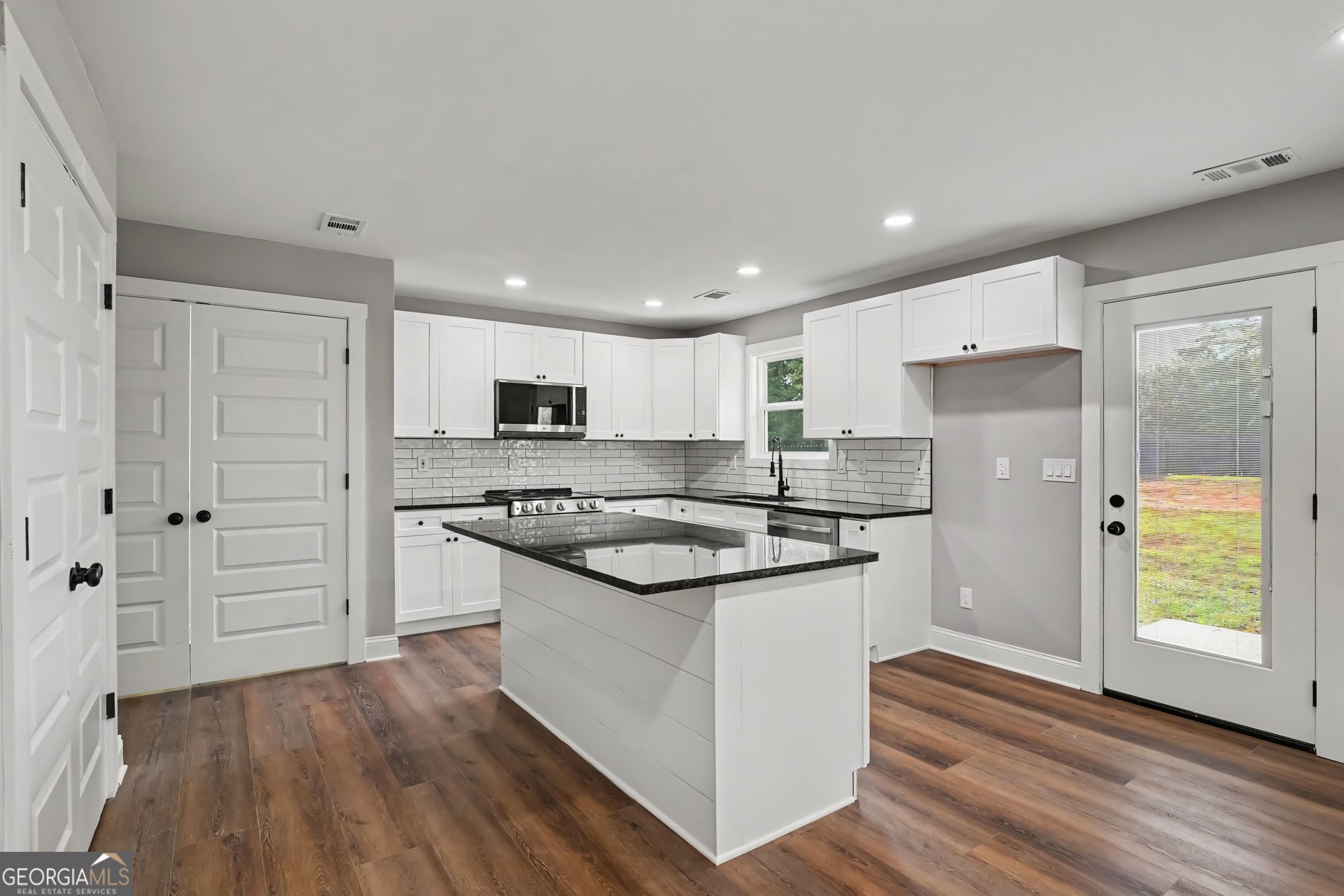 520 Vineyard Road Property Photo 12