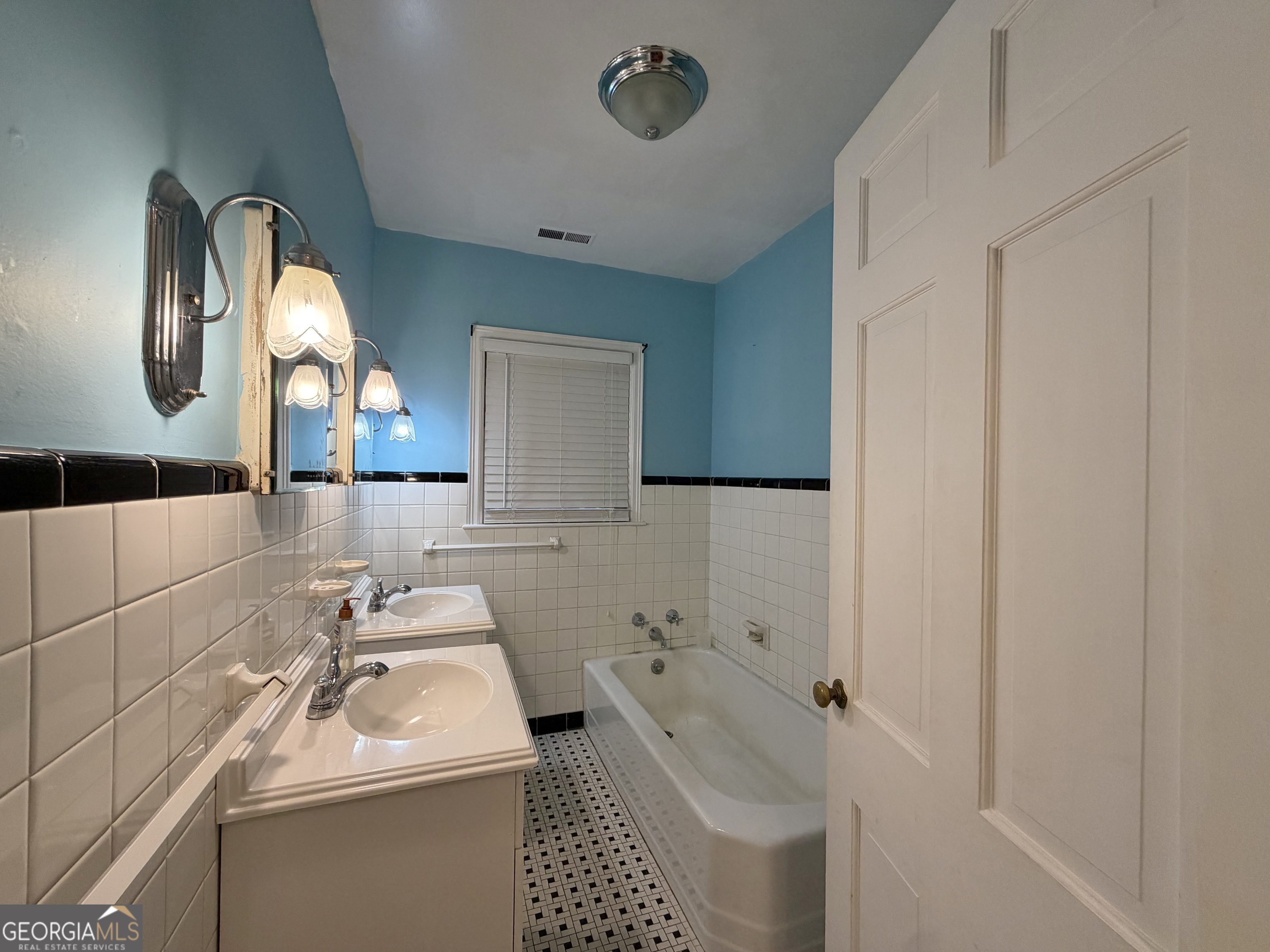 36 Huckabee Street Property Photo 7
