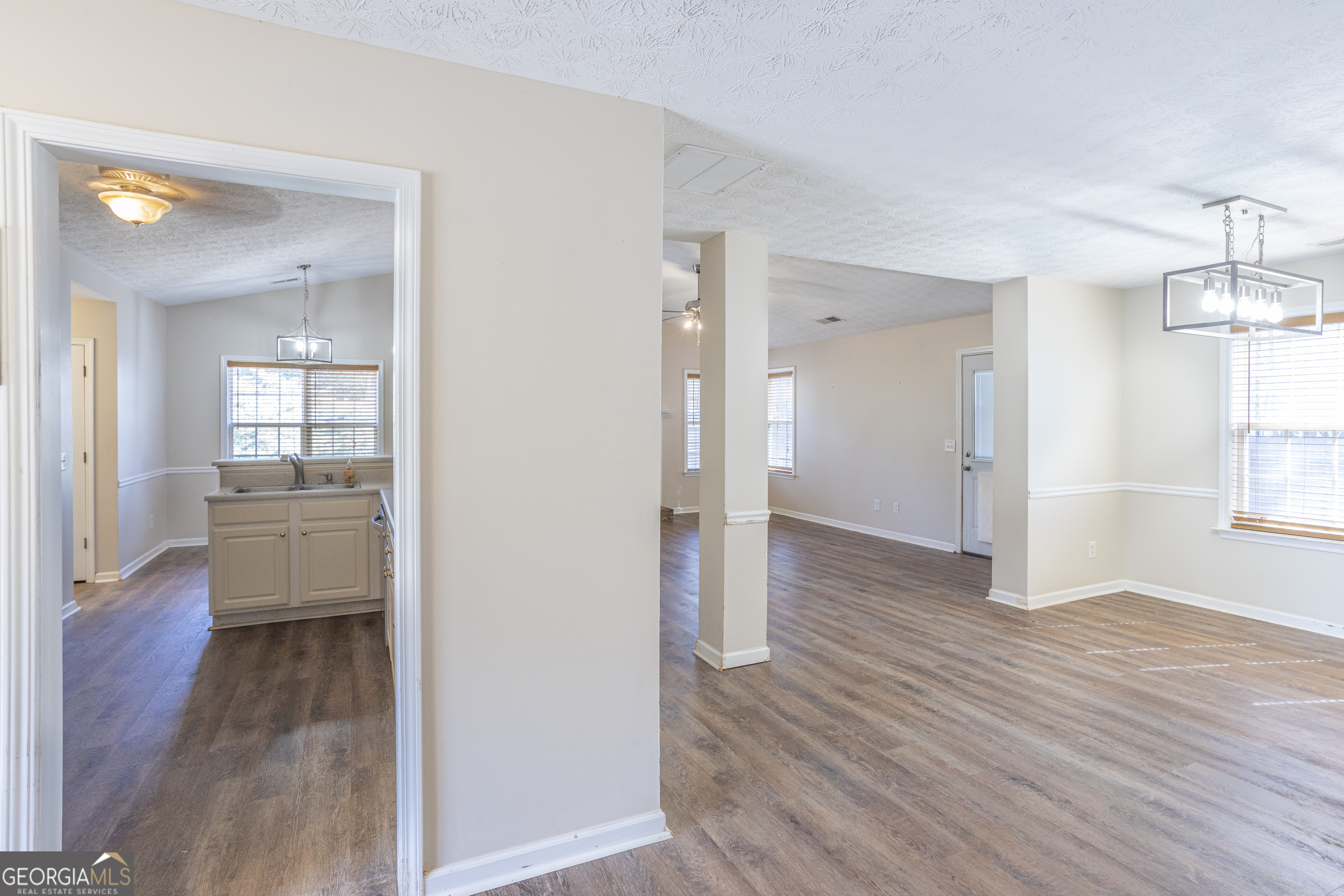 305 Bradford Court Property Photo 4