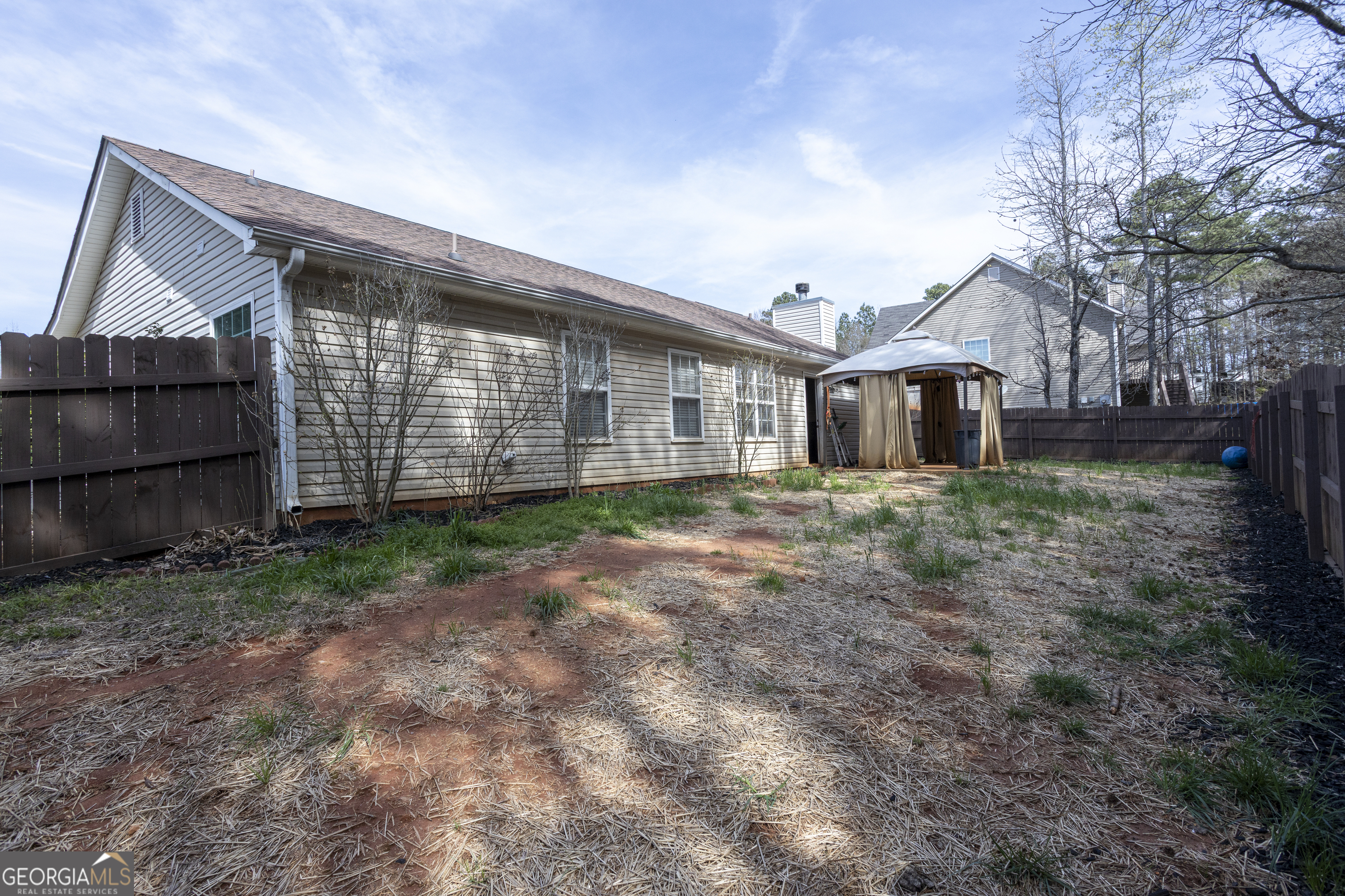 305 Bradford Court Property Photo 6