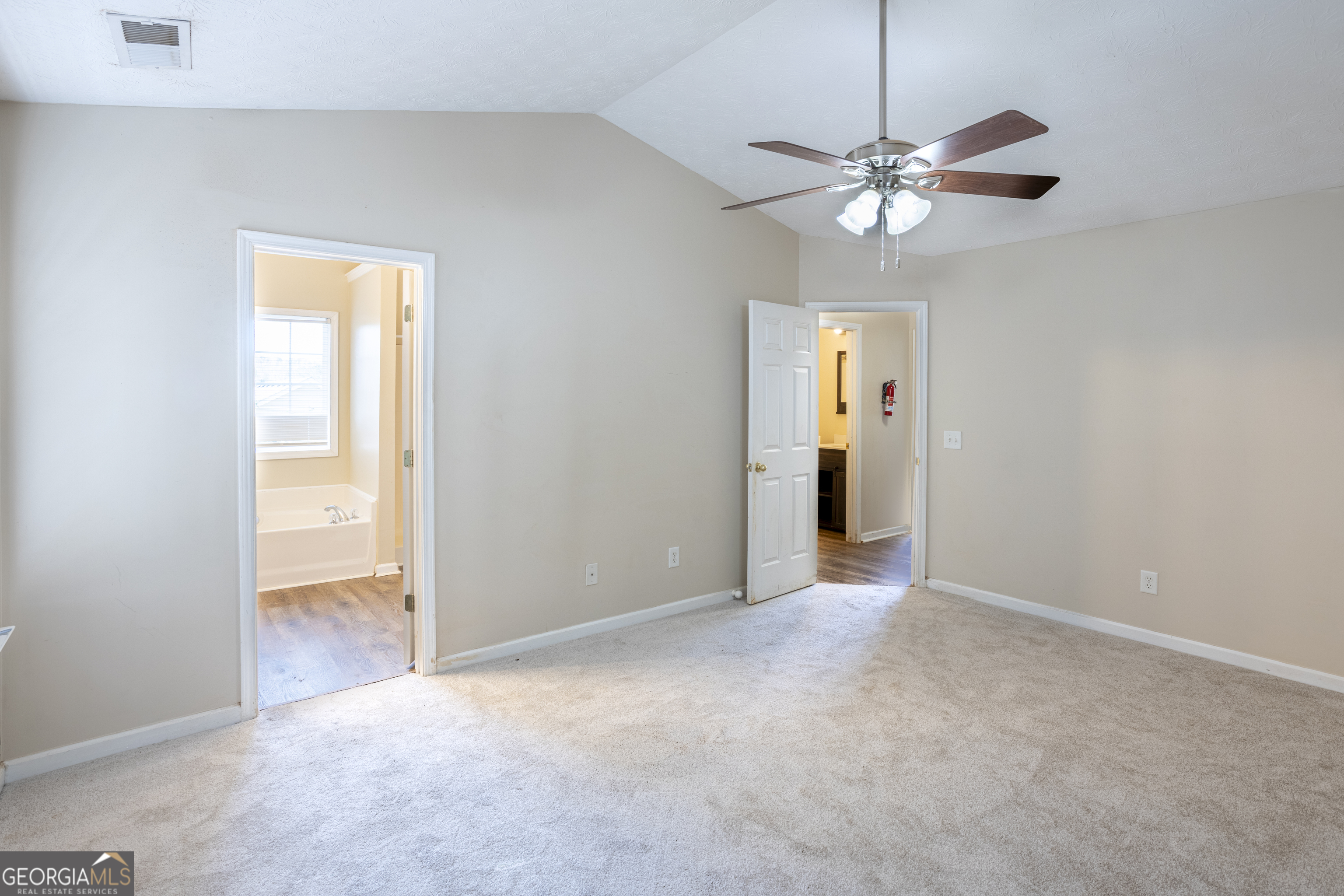 305 Bradford Court Property Photo 14