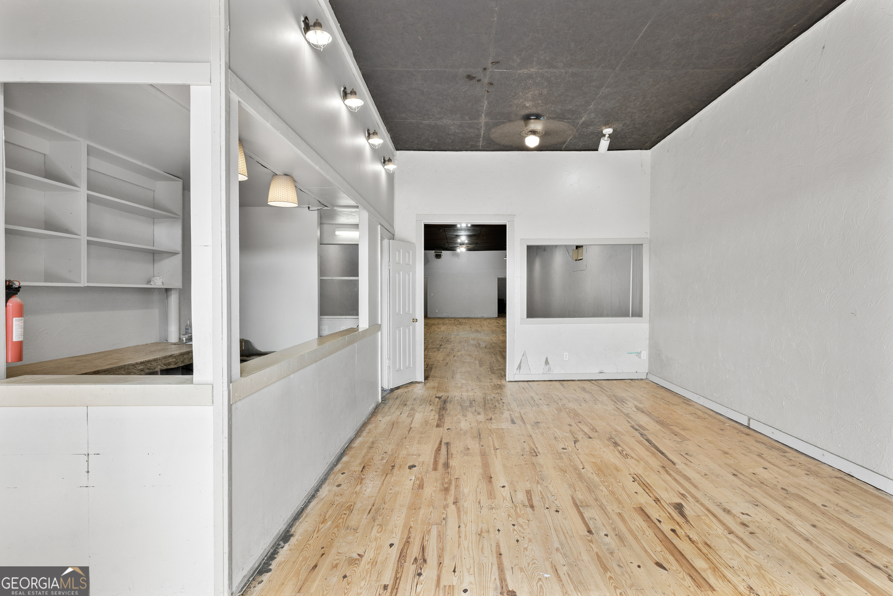 10117 Commerce Street Property Photo 11