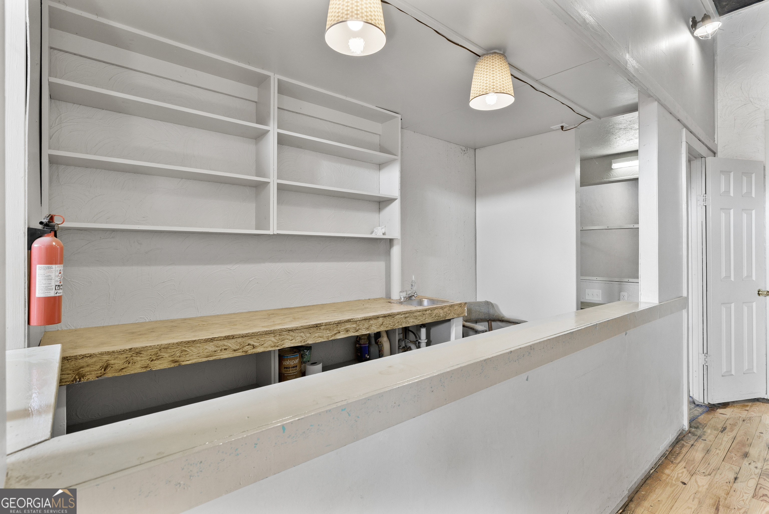 10117 Commerce Street Property Photo 13