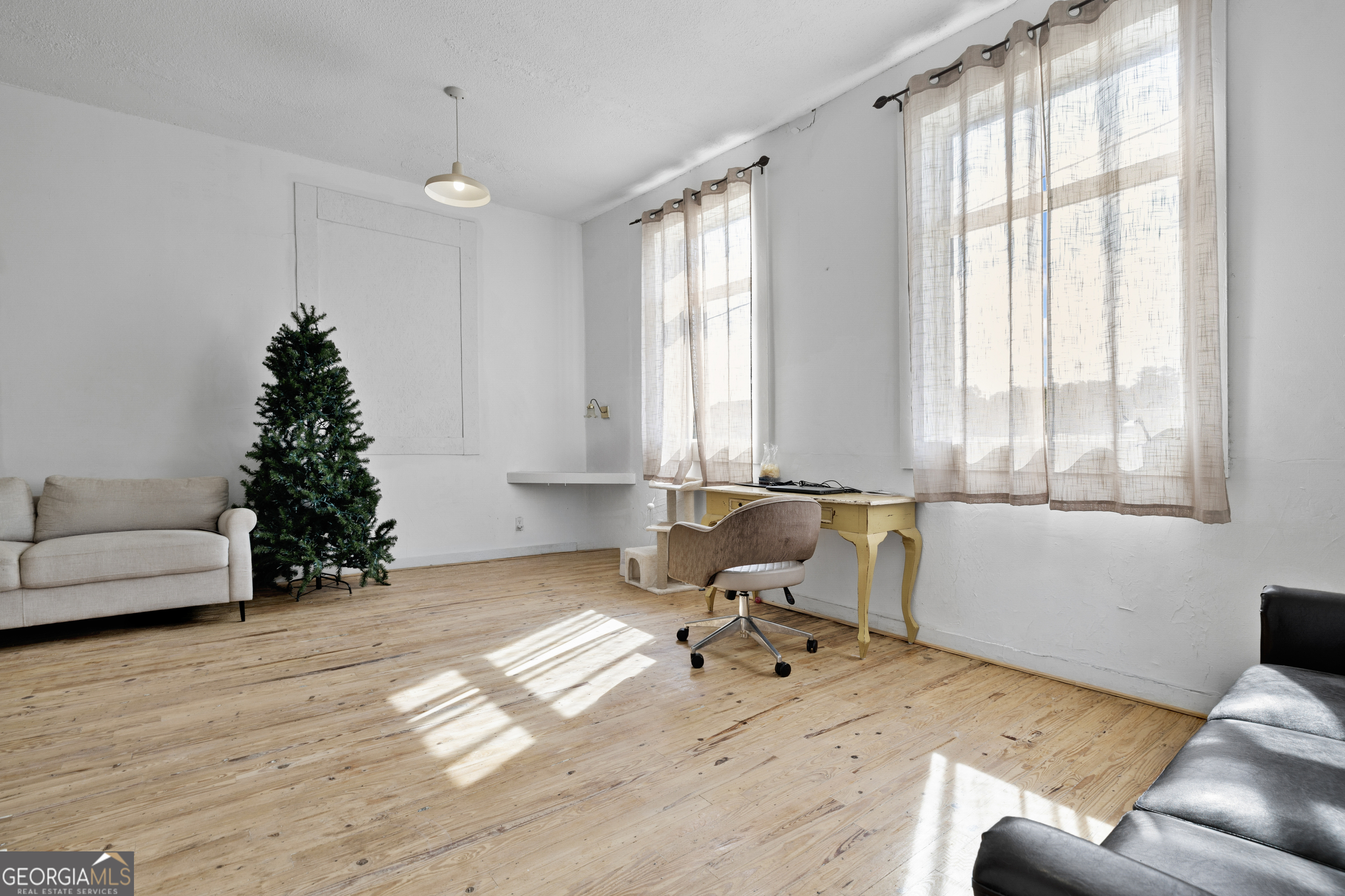 10117 Commerce Street Property Photo 24