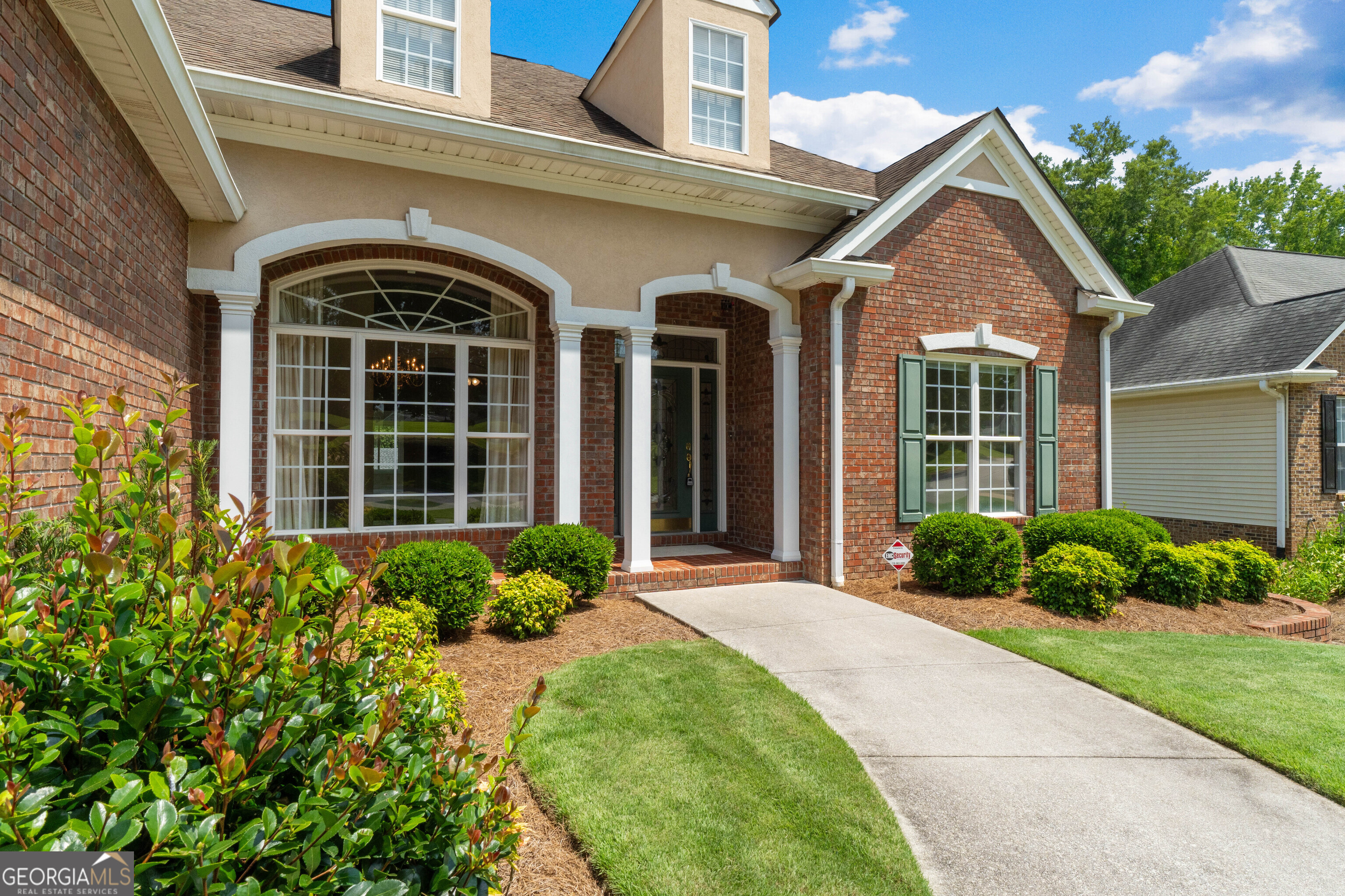 106 Manor Way Property Photo 4