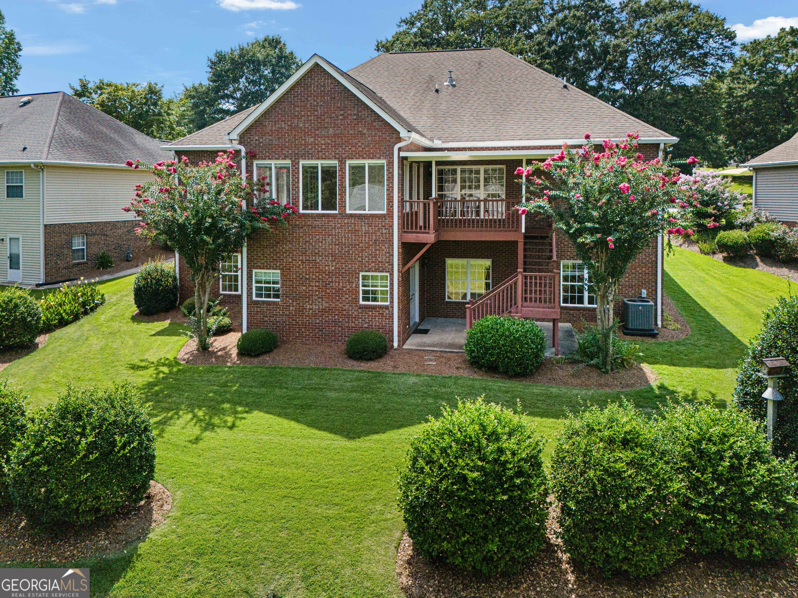 106 Manor Way Property Photo 5