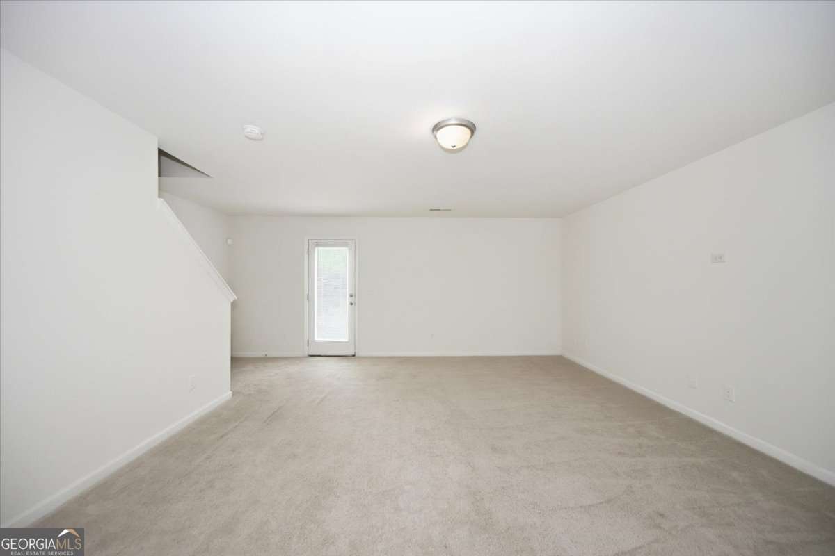 2543 Piering Drive Property Photo 7