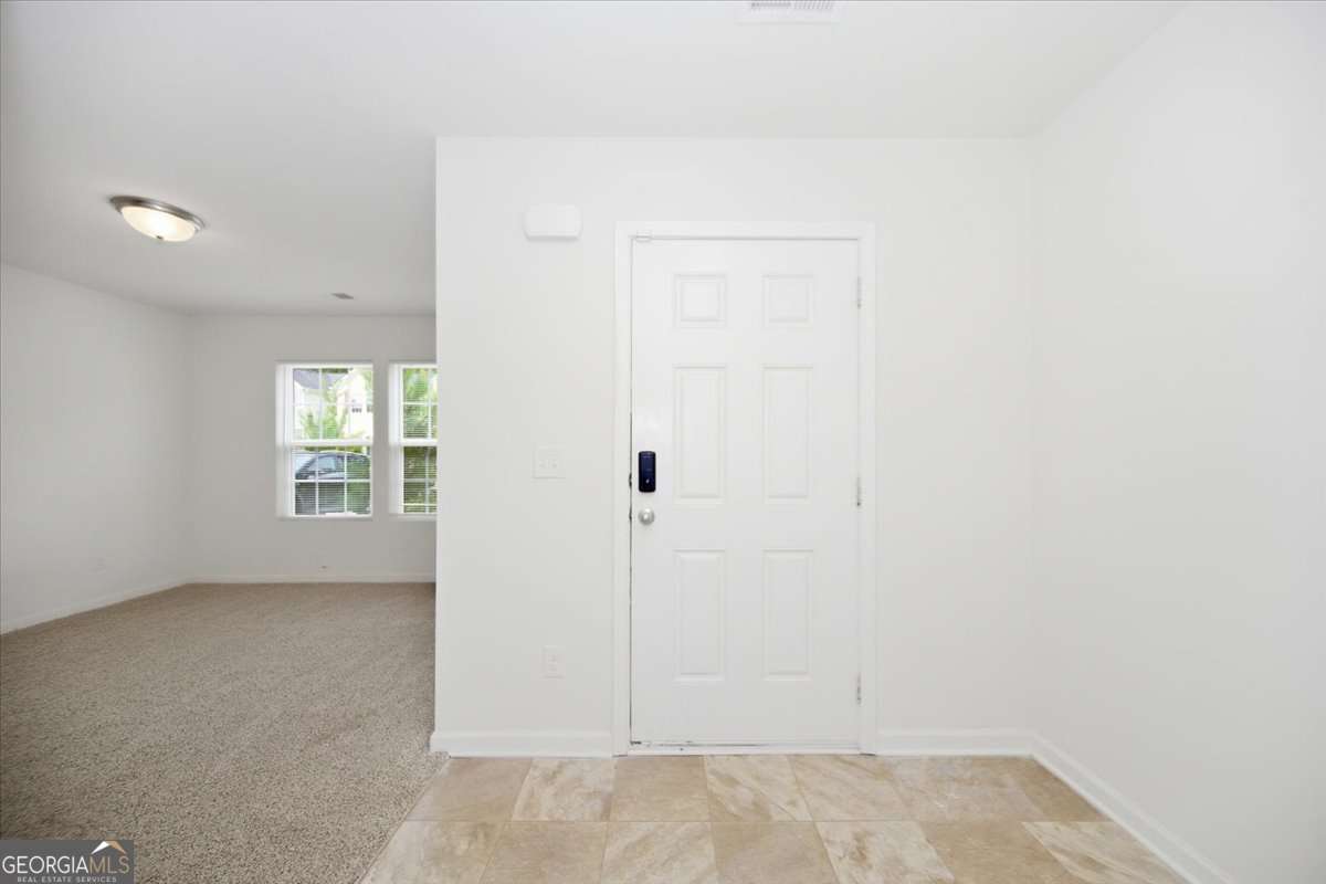 2543 Piering Drive Property Photo 9