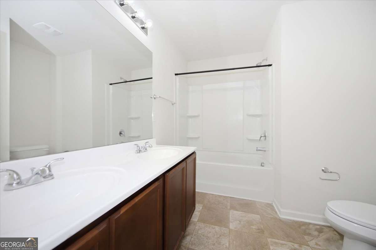 2543 Piering Drive Property Photo 15