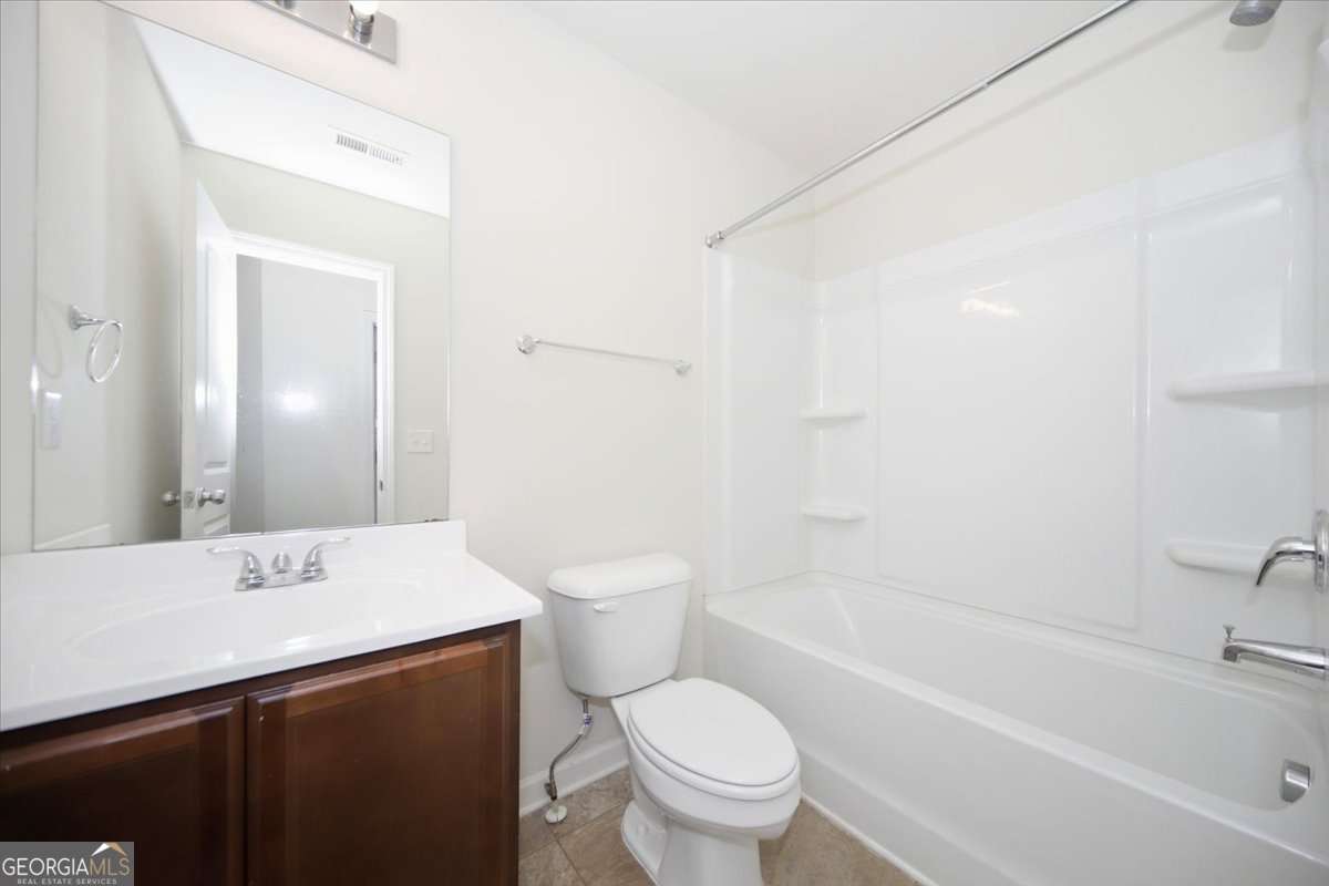 2543 Piering Drive Property Photo 16