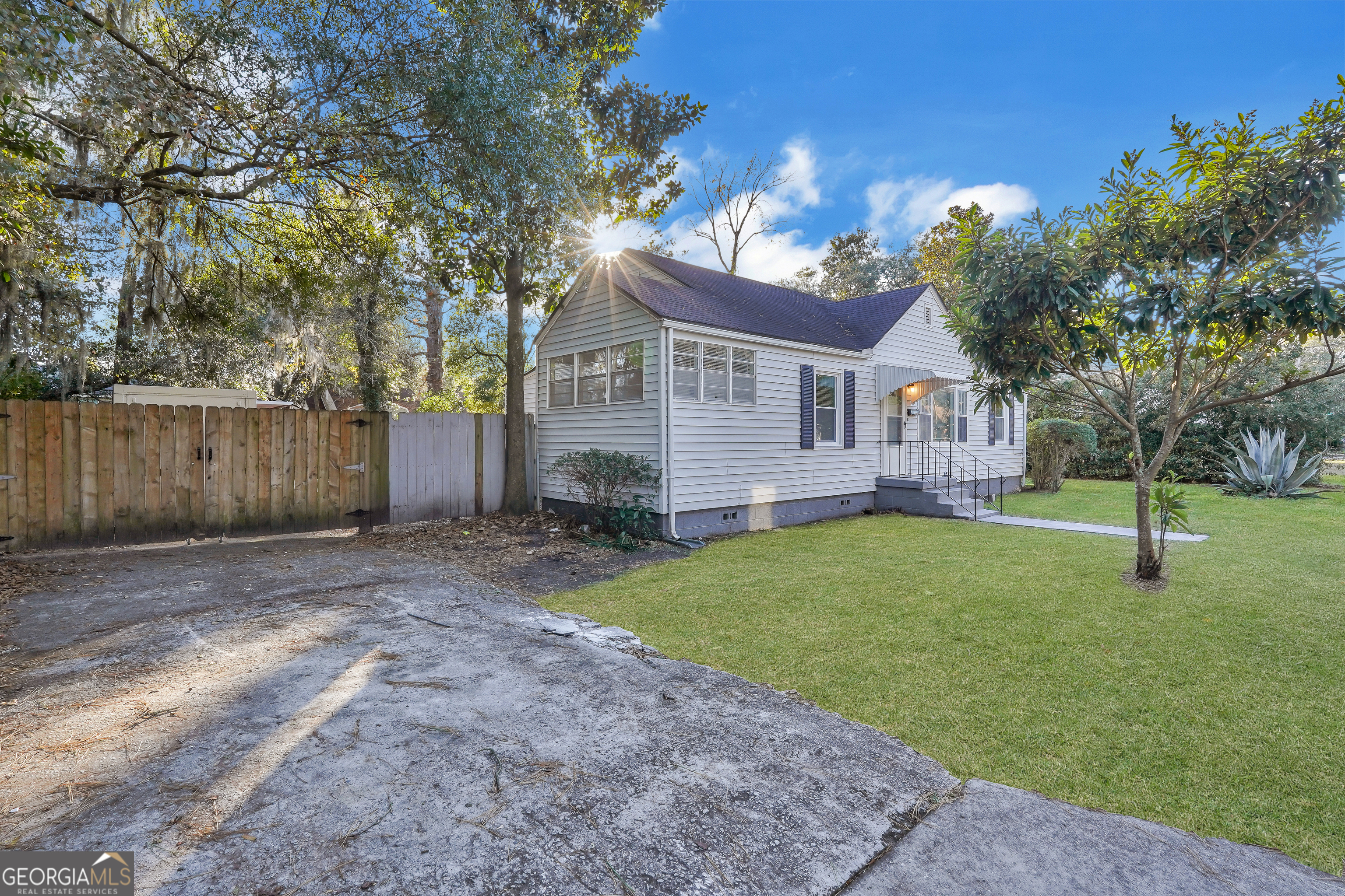 2205 Texas Avenue Property Photo 2