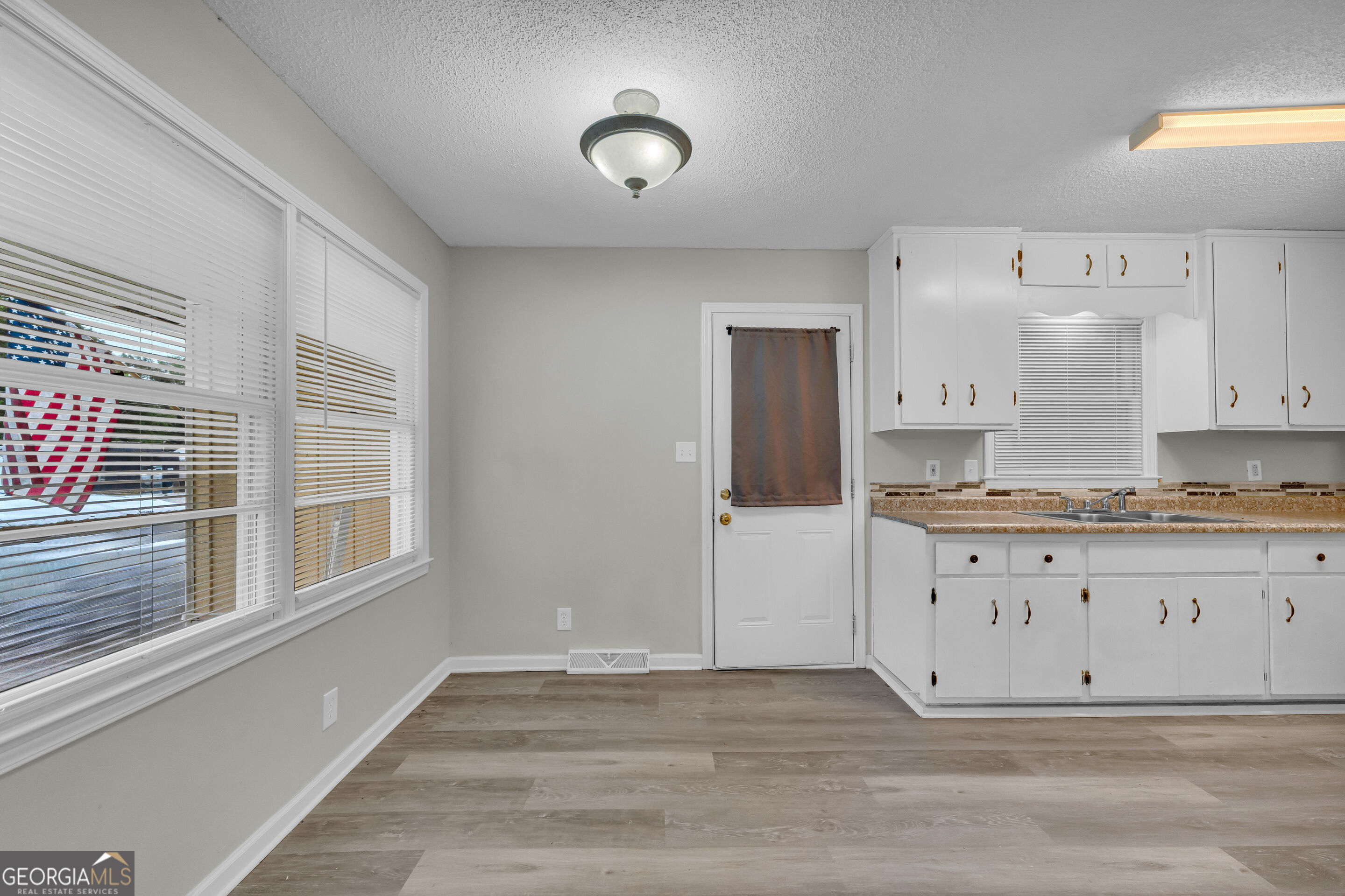 514 S Broad Street Property Photo 10