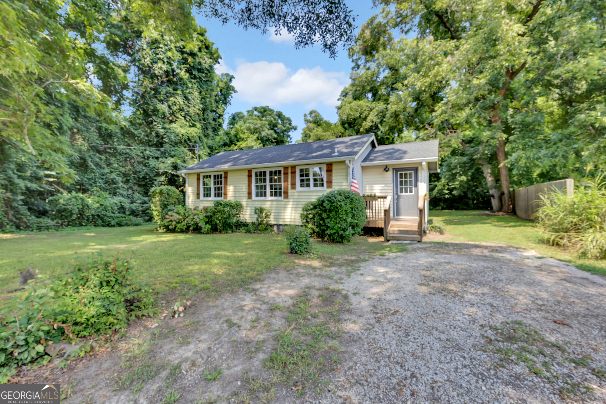131 S Johnson Street Property Photo 3