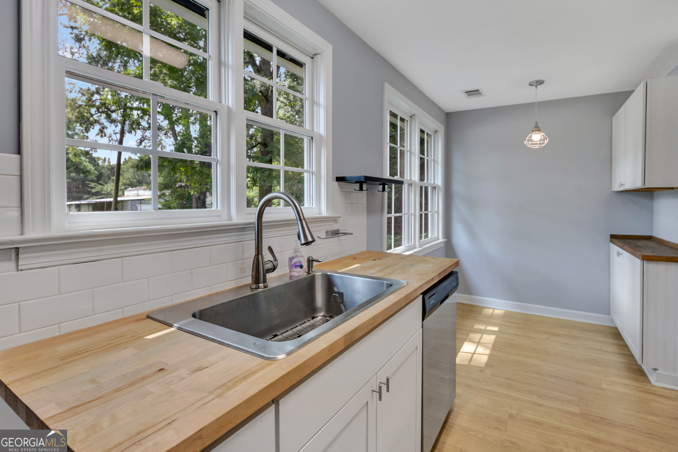 131 S Johnson Street Property Photo 5