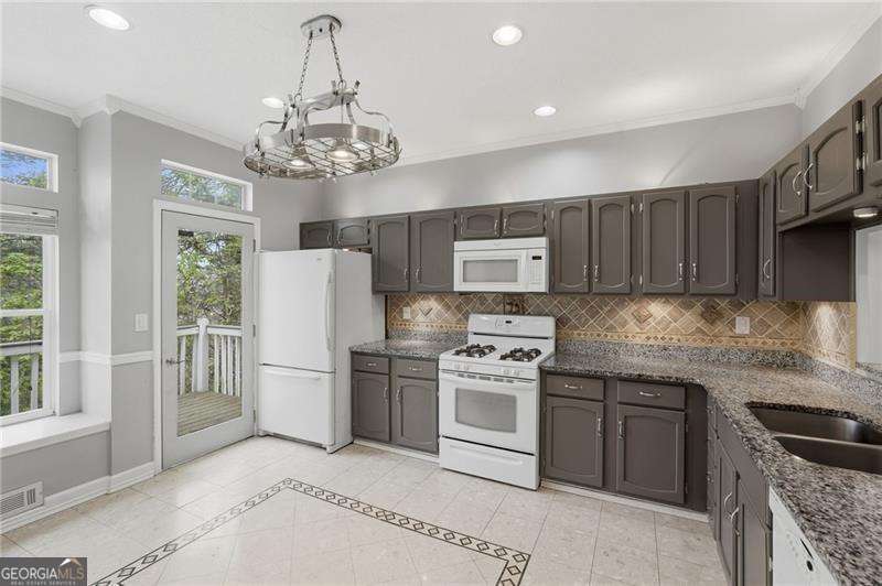 694 Shore View Property Photo 10