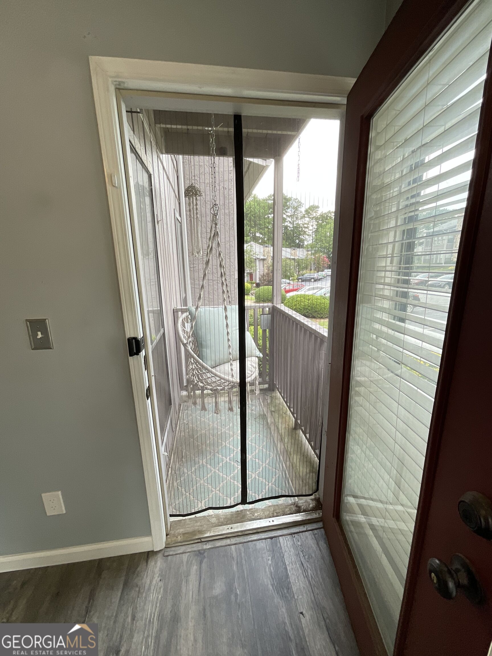 3969 Woodridge Way Property Photo 4