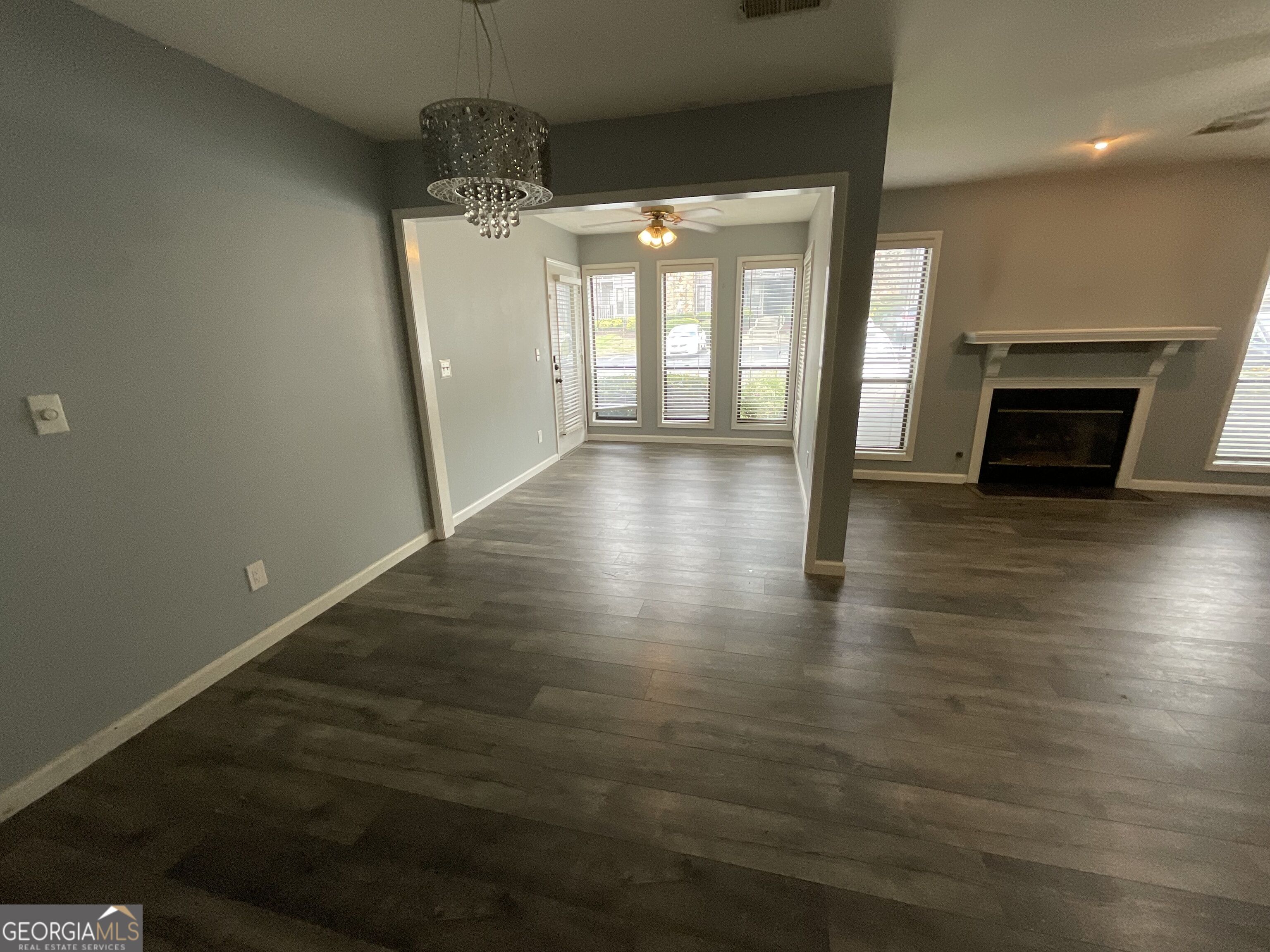 3969 Woodridge Way Property Photo 8