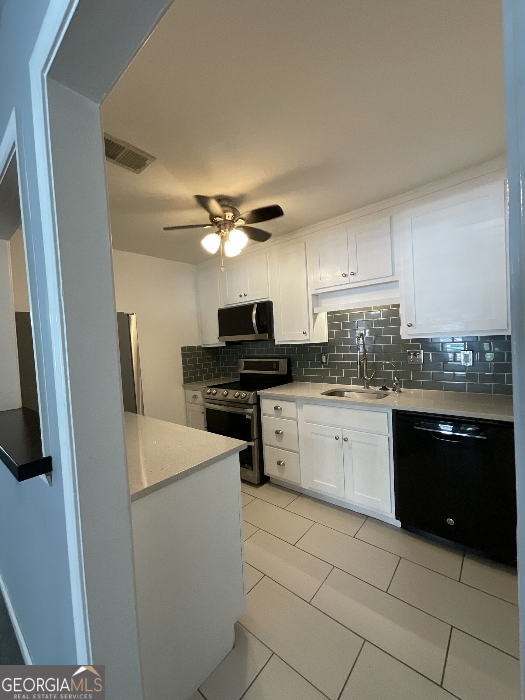 3969 Woodridge Way Property Photo 15