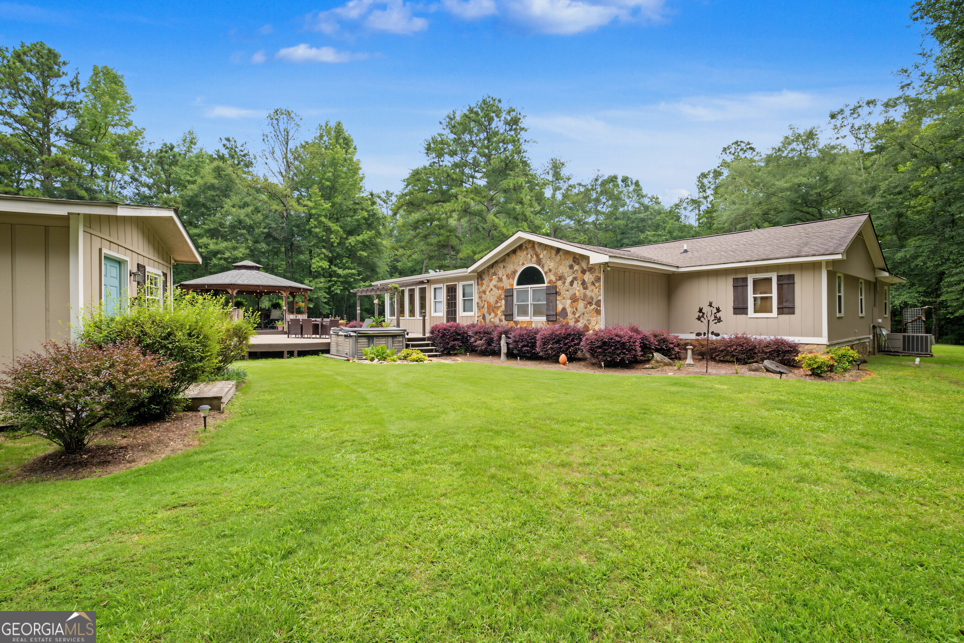331 Clearwater Road Property Photo 42