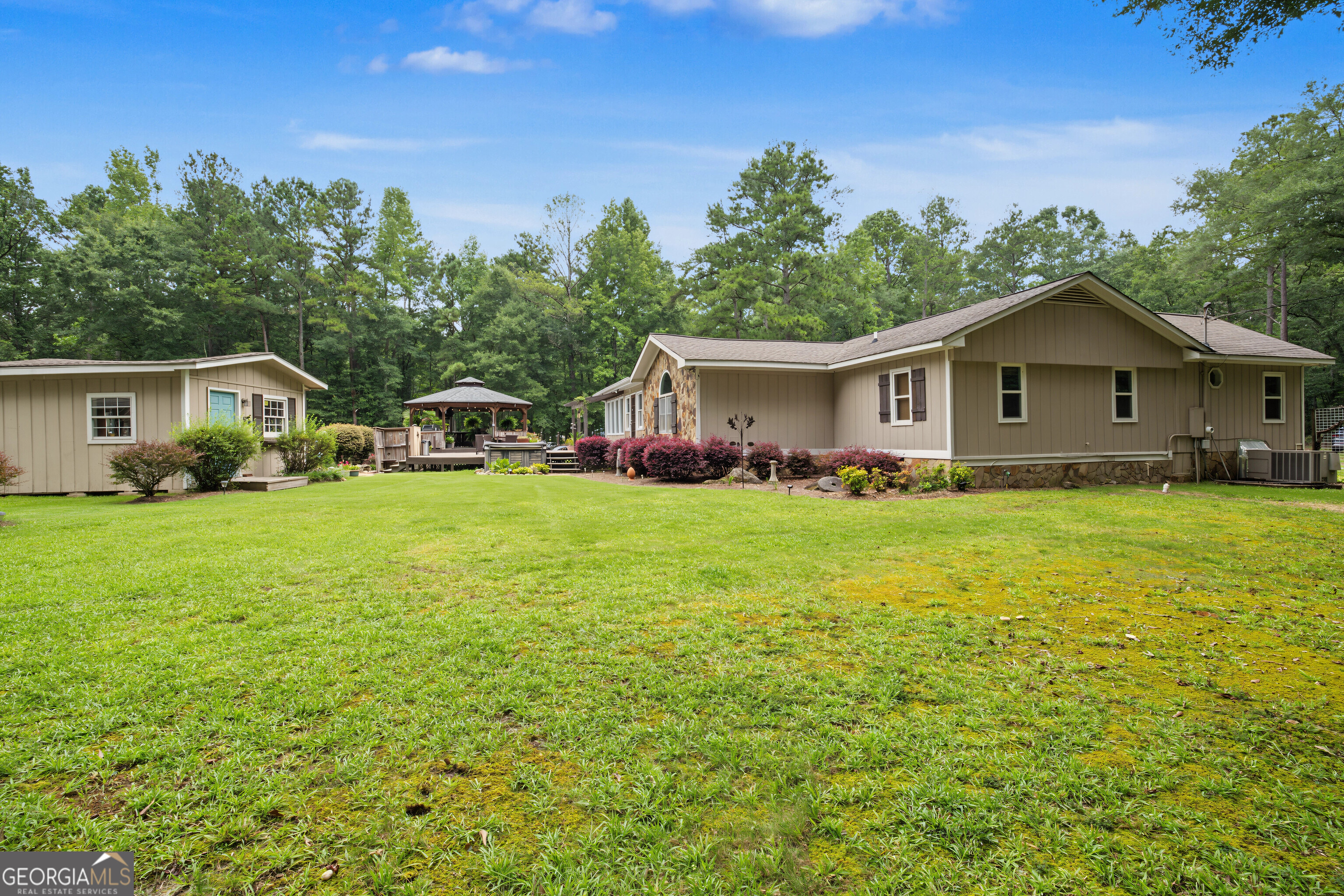 331 Clearwater Road Property Photo 43