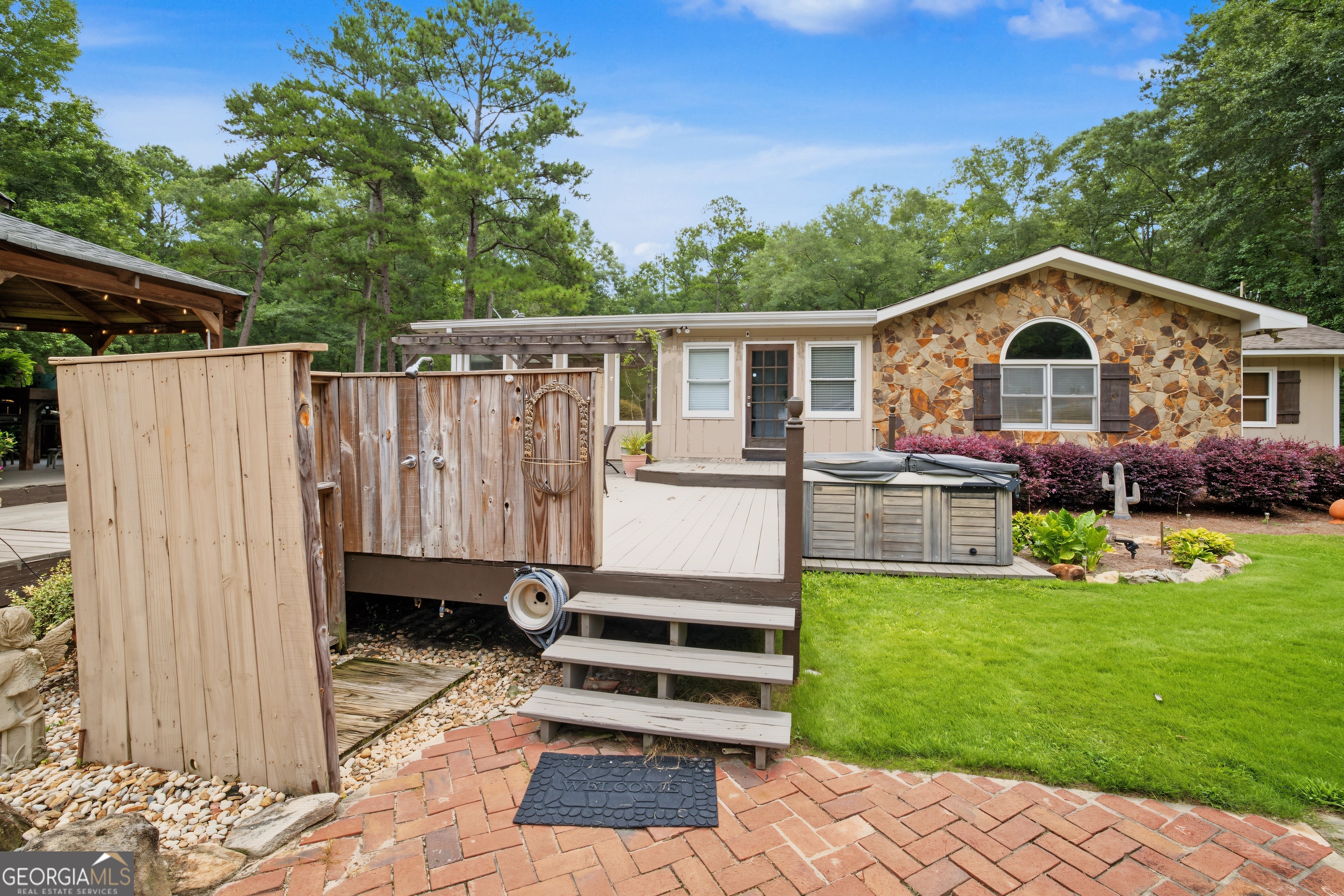 331 Clearwater Road Property Photo 45