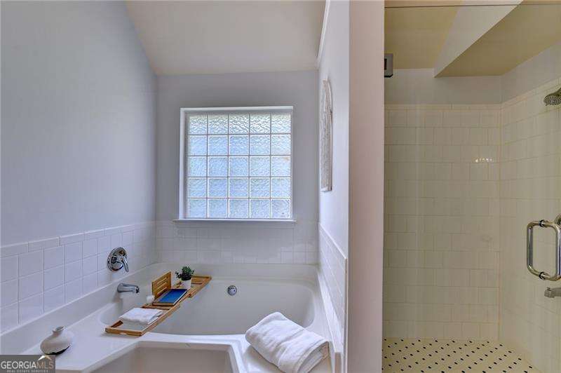 220 Nichols Drive Property Photo 44