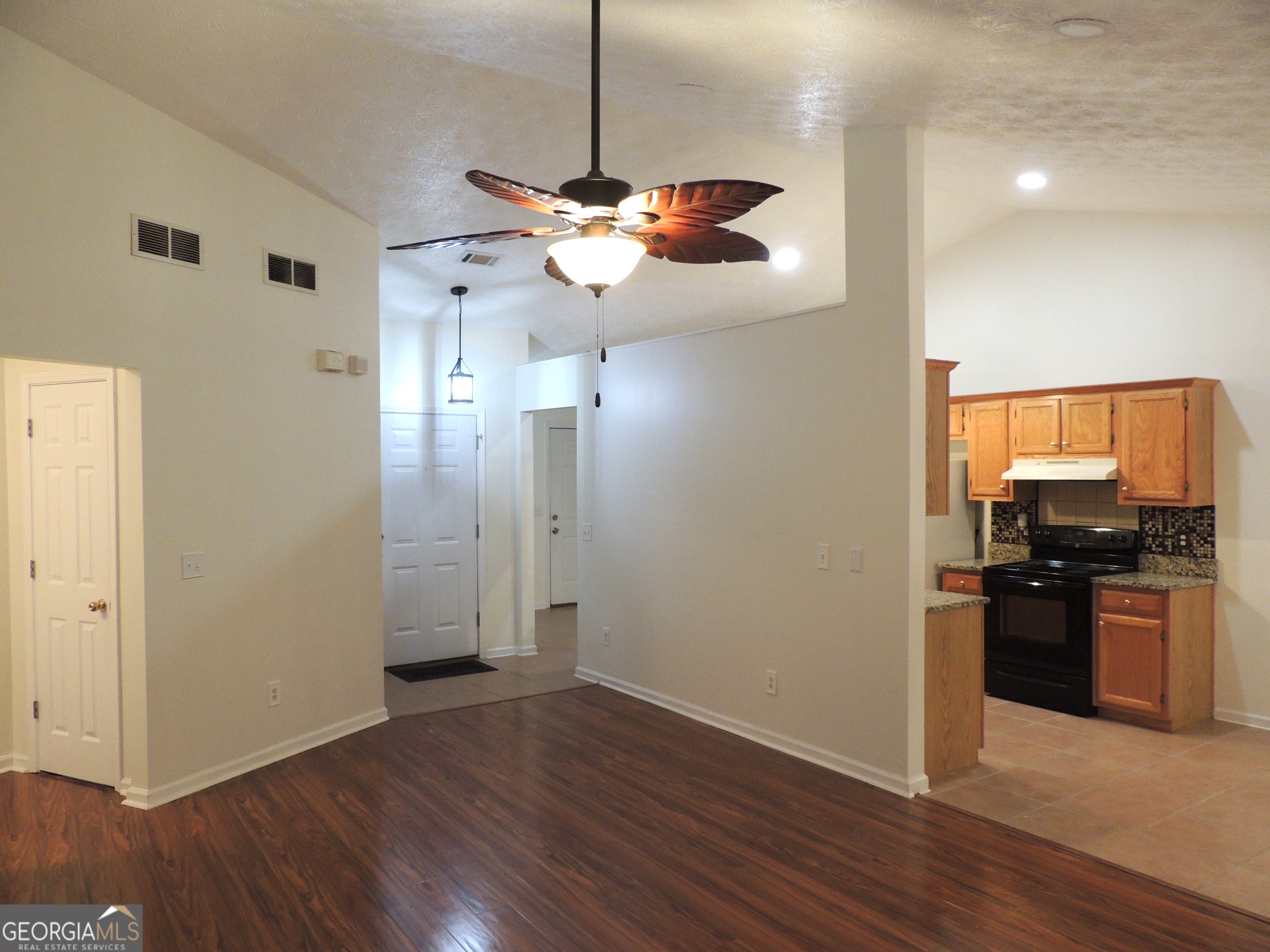 260 Mountainview Drive Property Photo 5