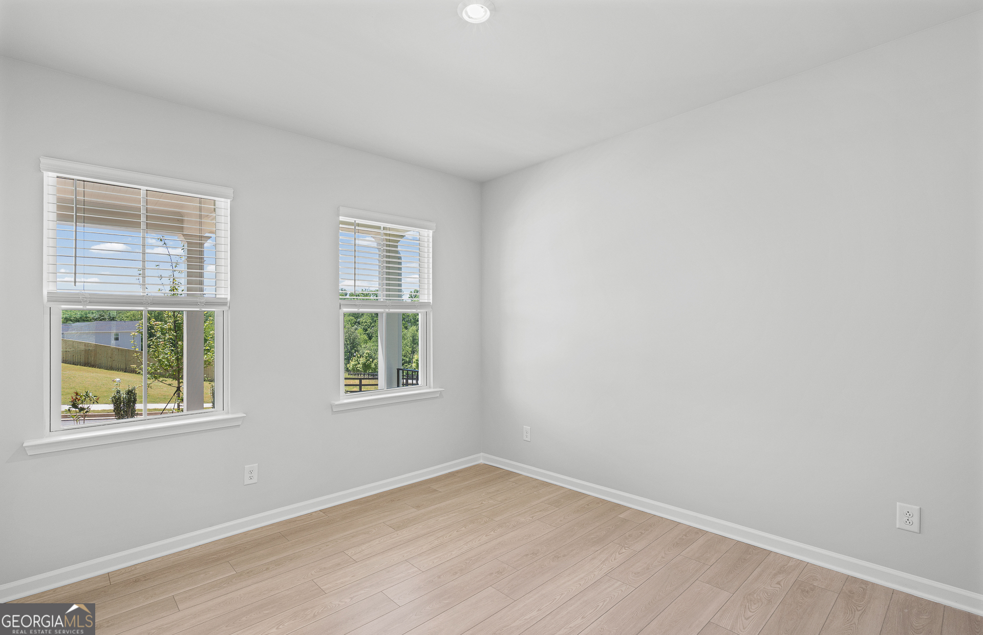 3076 Orwell Drive Property Photo 3