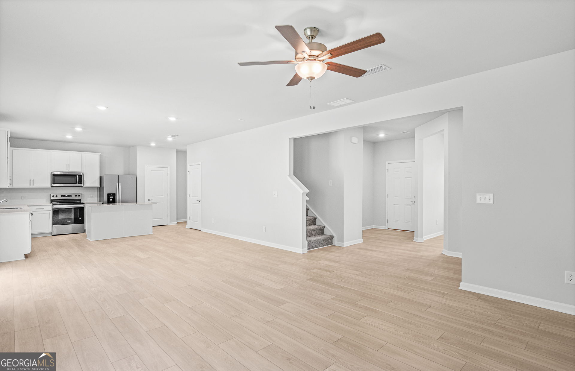 3076 Orwell Drive Property Photo 5