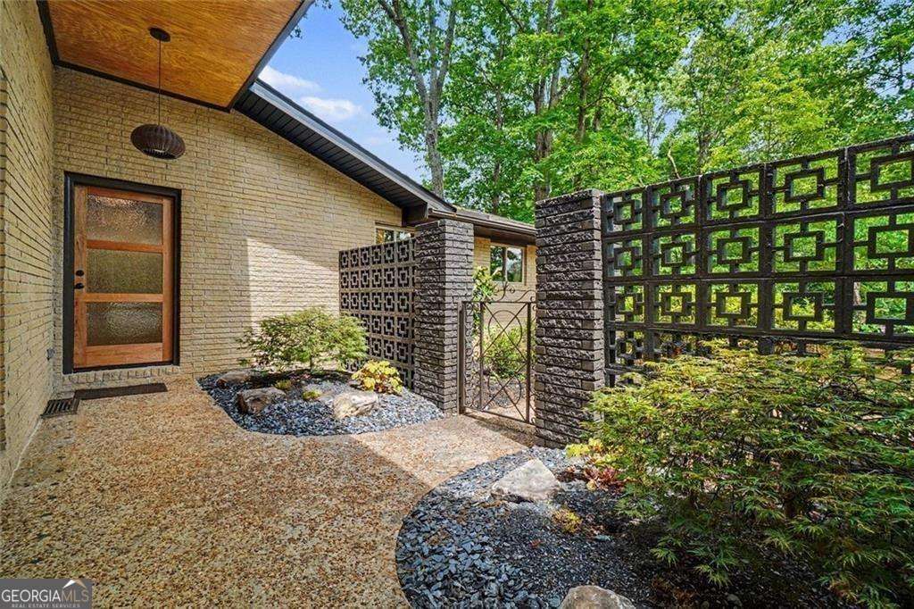 2700 Hawaii Court