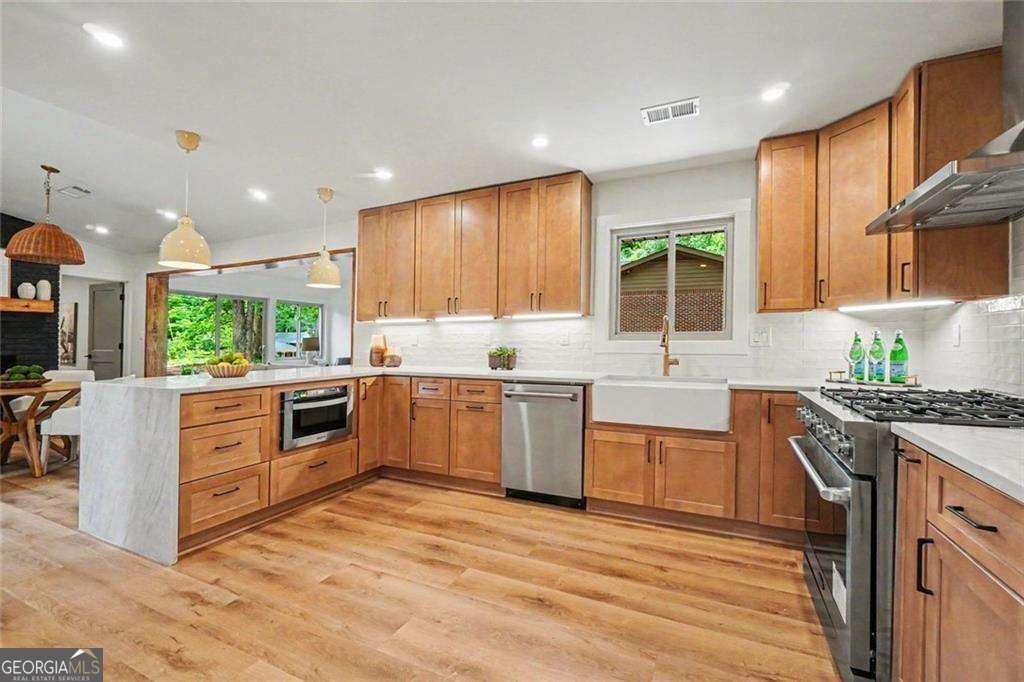 2700 Hawaii Court Property Photo 1