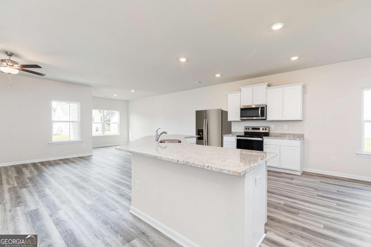 387 Sand Dune Way Property Photo 2