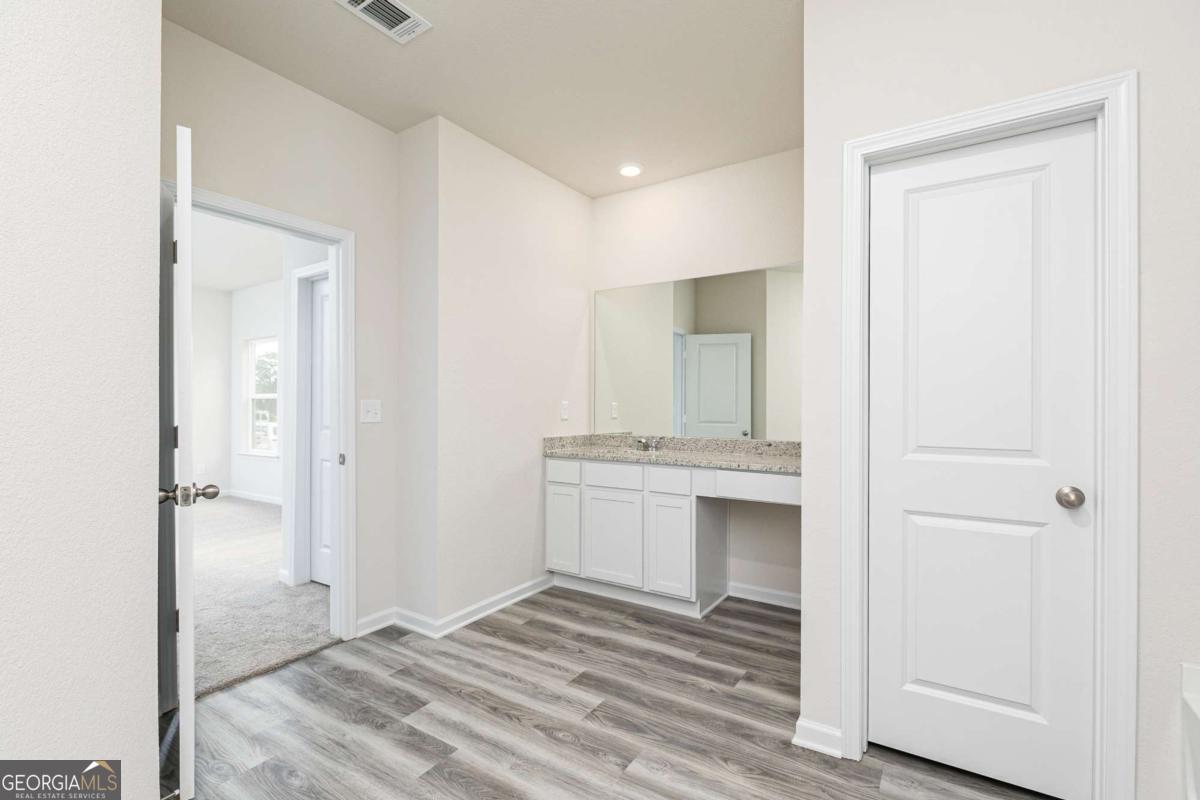 387 Sand Dune Way Property Photo 5