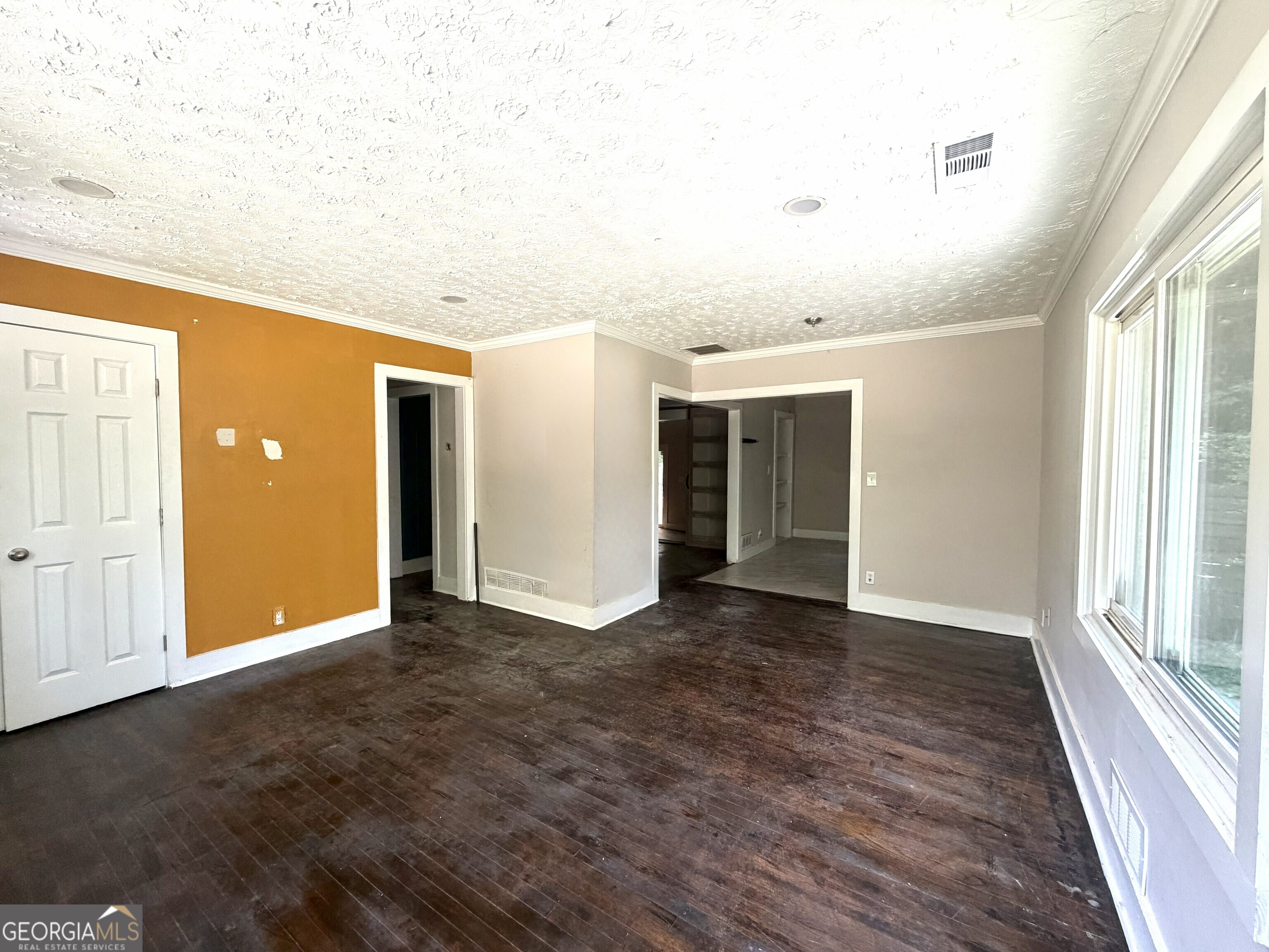 2486 Ivydale Drive Sw Property Photo 4