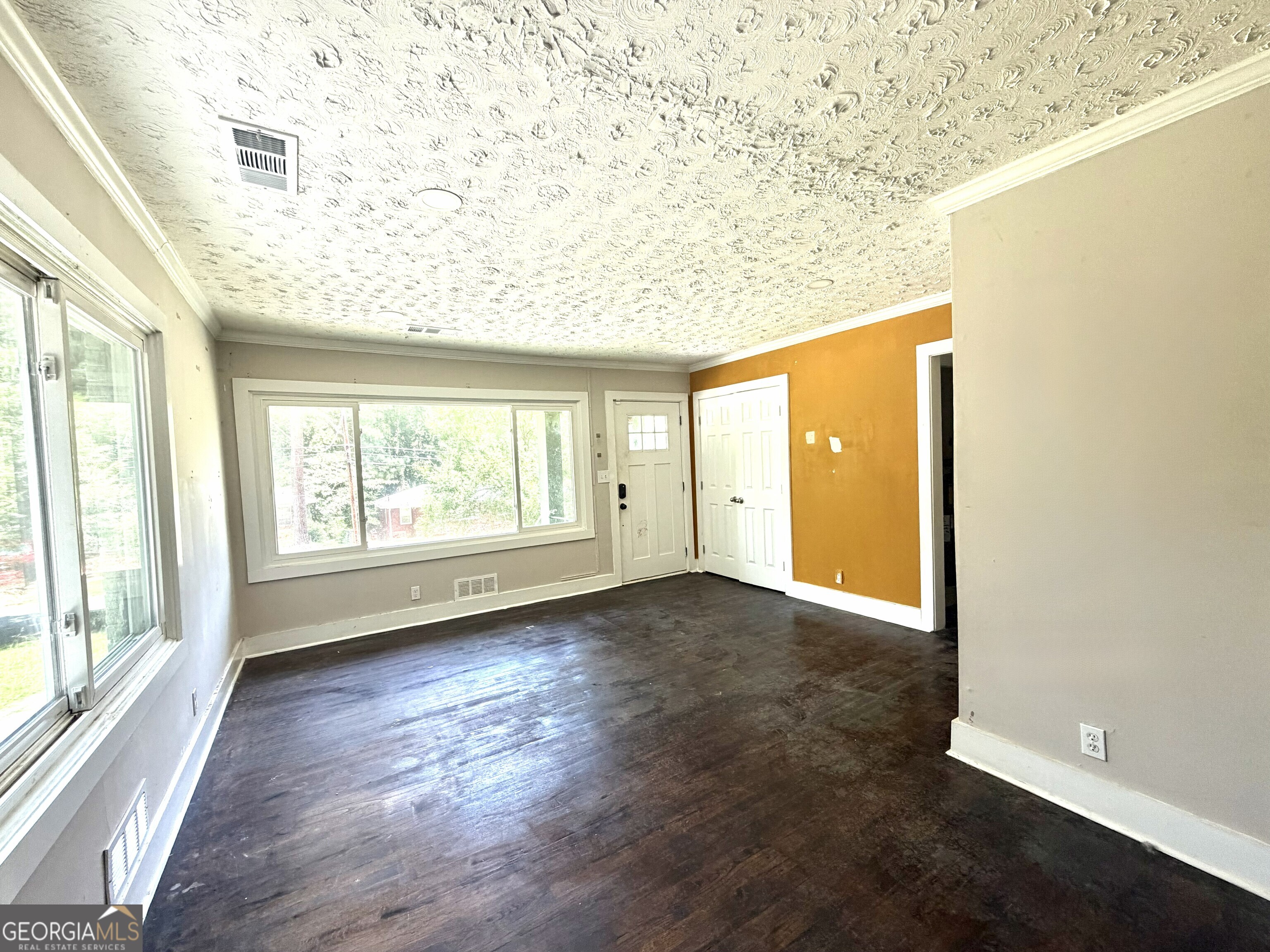 2486 Ivydale Drive Sw Property Photo 5