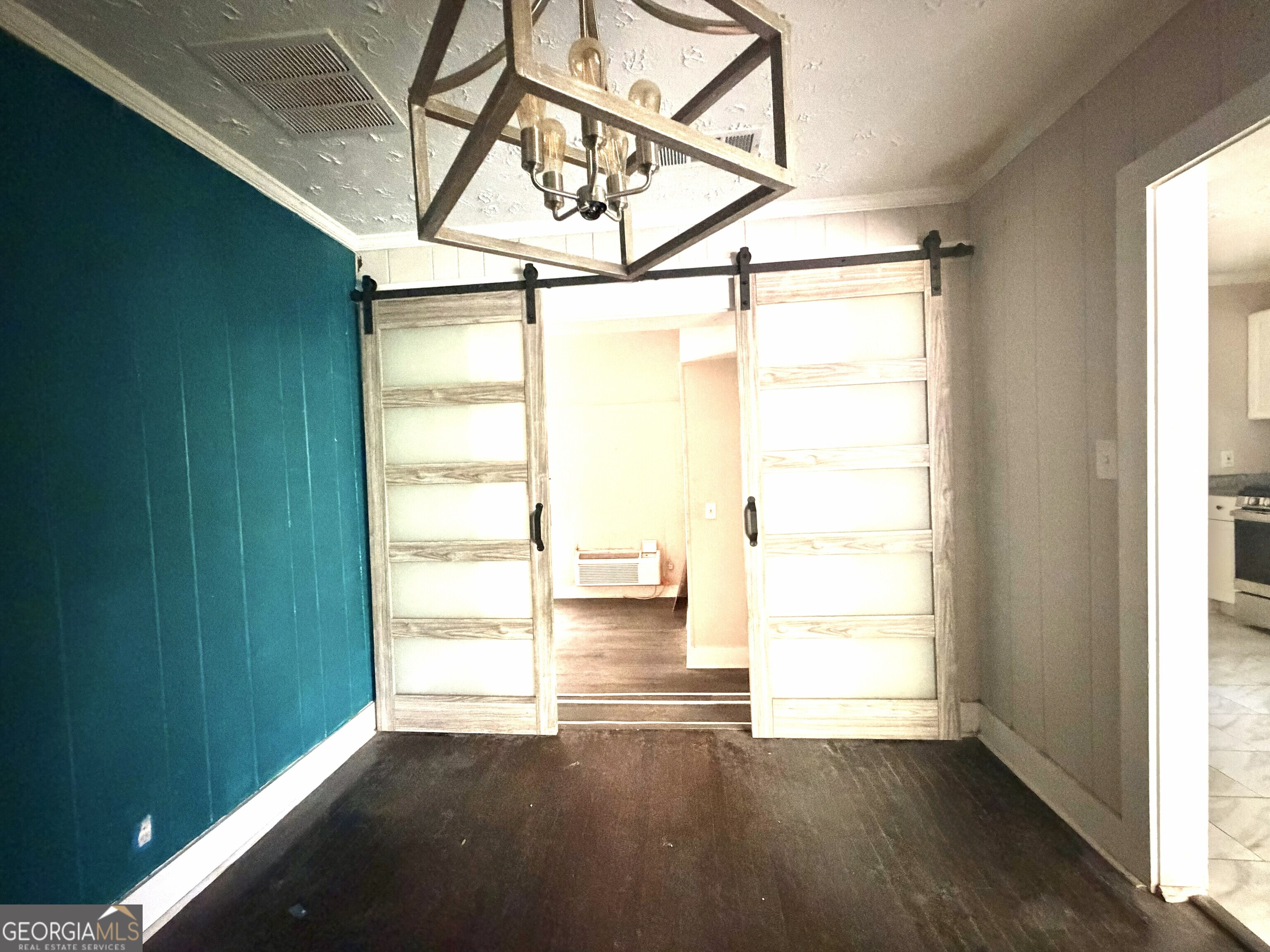 2486 Ivydale Drive Sw Property Photo 9