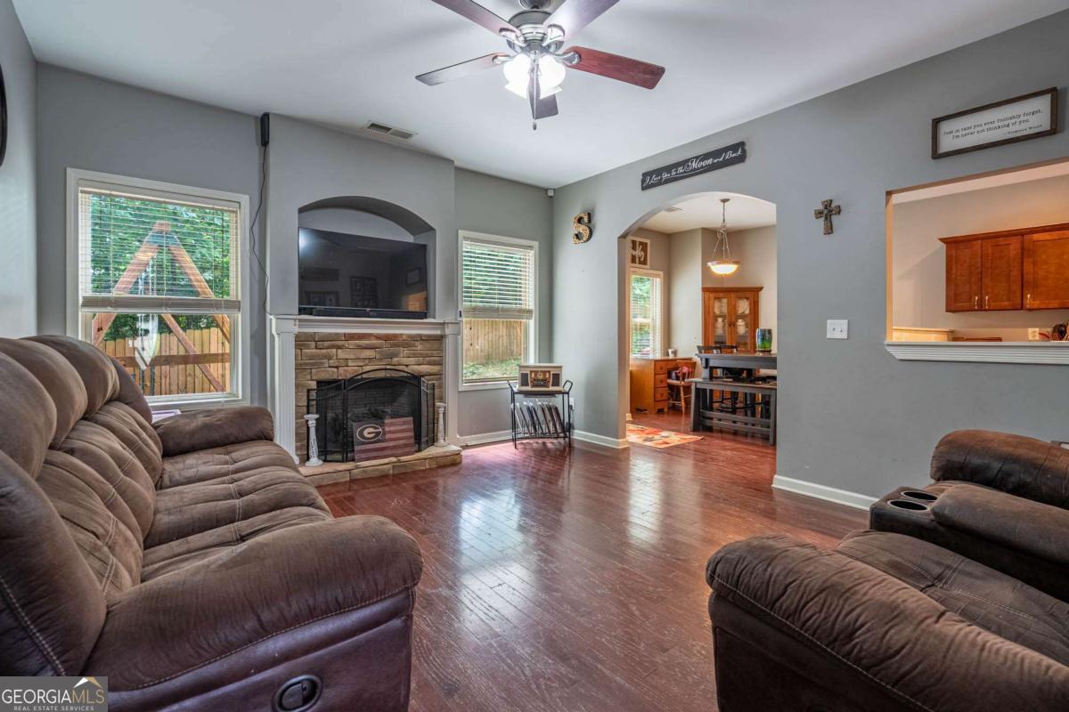 115 Bethany Manor Drive Property Photo 2
